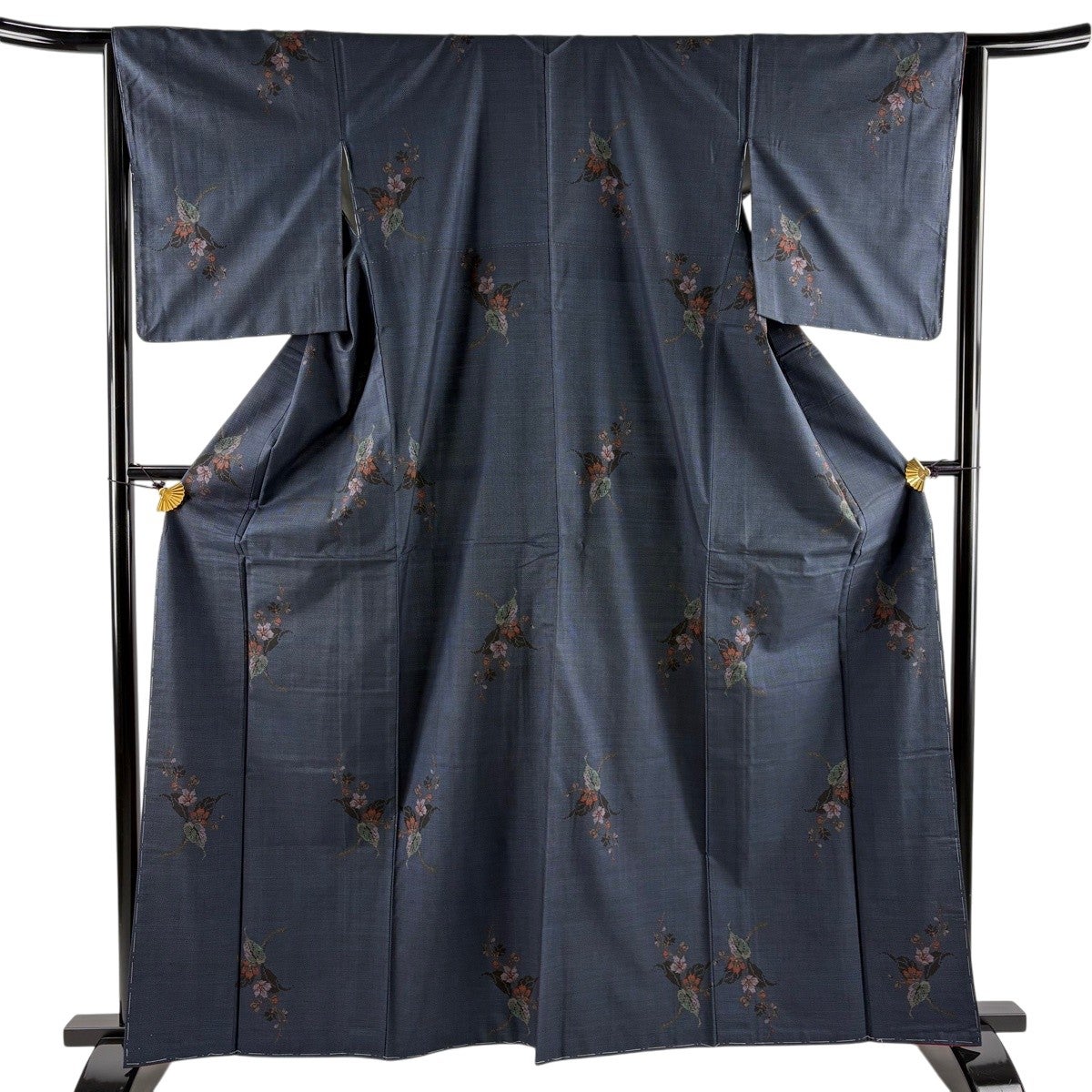 美品】 紬 身丈158cm 裄丈65cm M 袷 葉と実 深緑 正絹 秀品｜中古