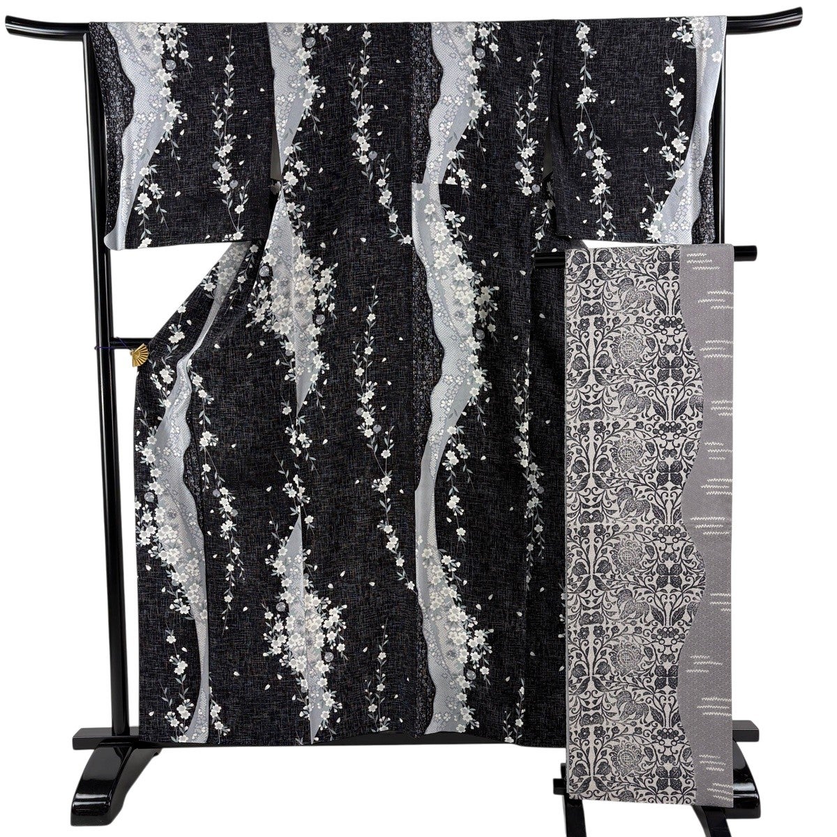 美品】 小紋 身丈159cm 裄丈66cm M 袷 袋帯セット 桜 鈴 黒 正絹 秀品