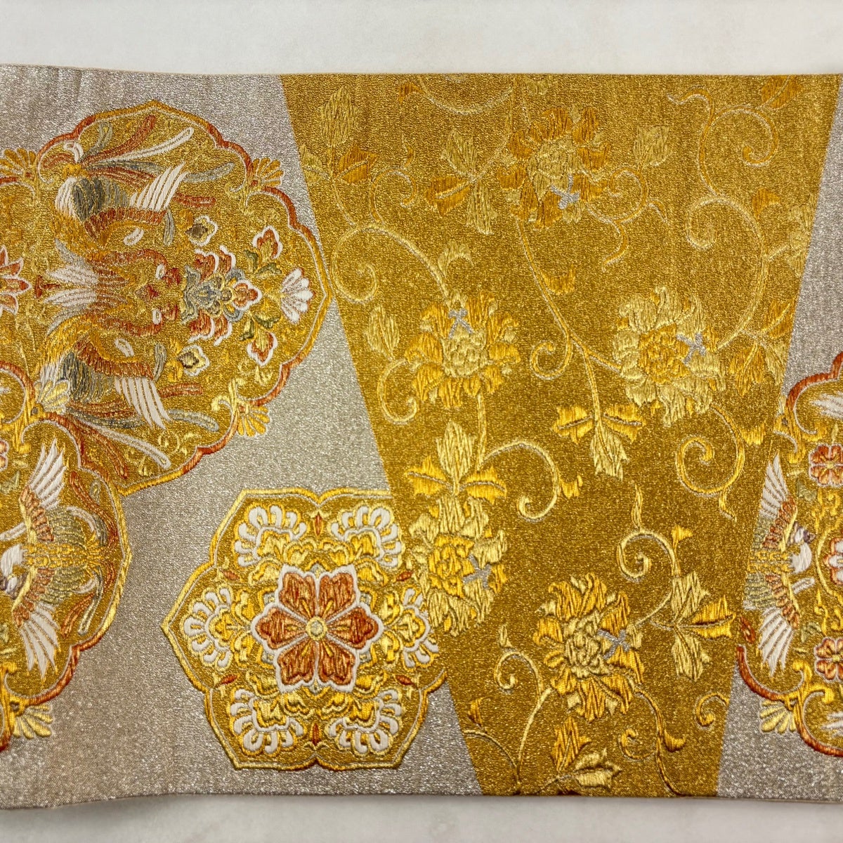 70%OFF 【美品】 袋帯 秀品 裂取宝飾華文 向かい鳥 箔 唐織 金色 六通