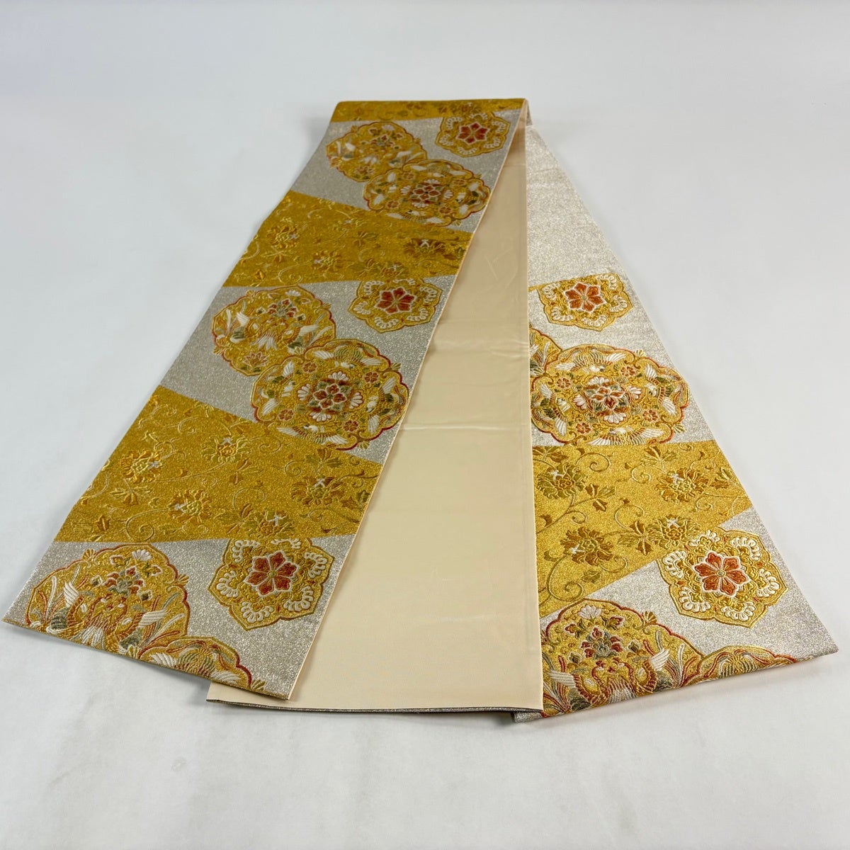 美品】 袋帯 秀品 裂取宝飾華文 向かい鳥 箔 唐織 金色 六通 正絹
