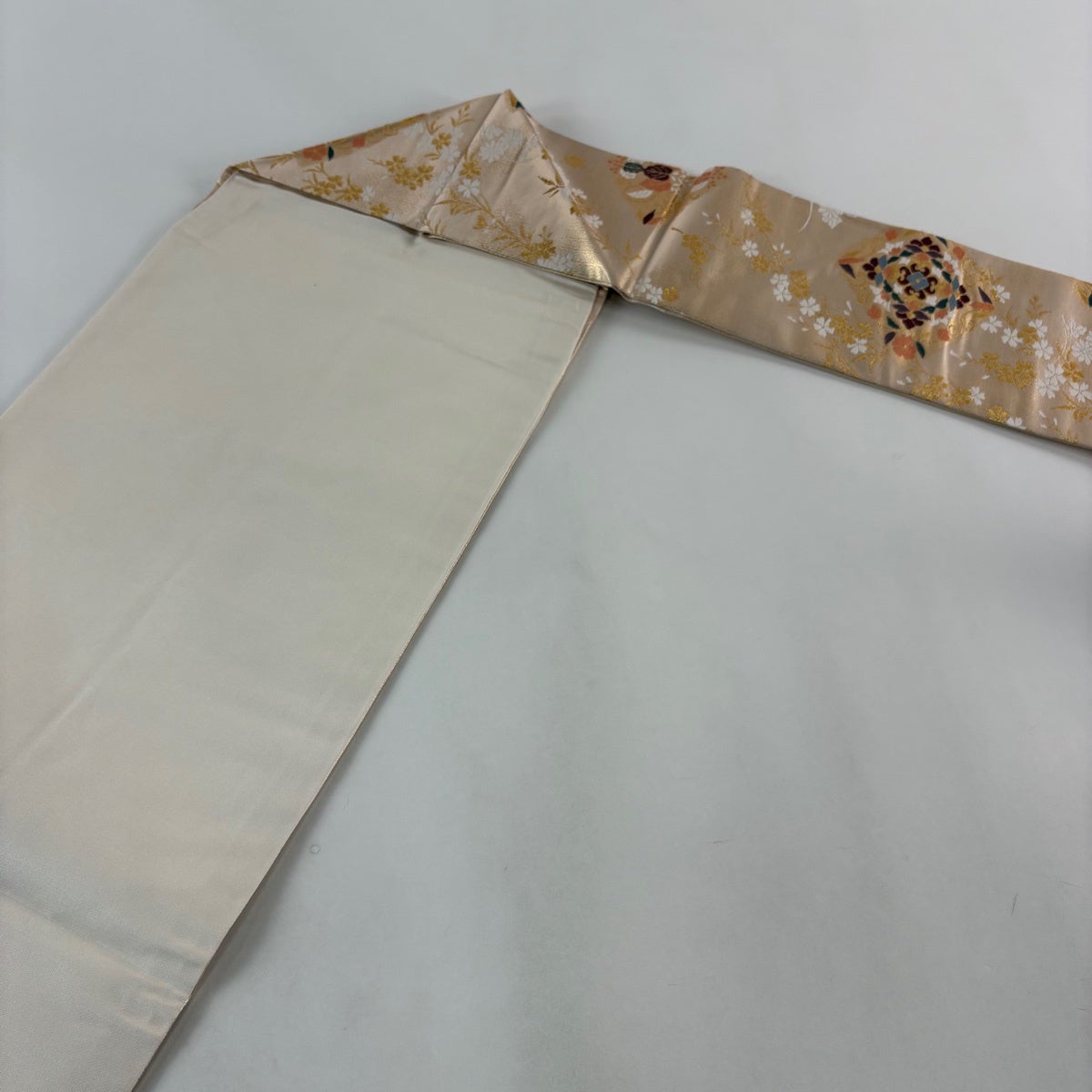 美品】 名古屋帯 秀品 華文 菊 箔 金糸 金色 正絹｜中古・古着