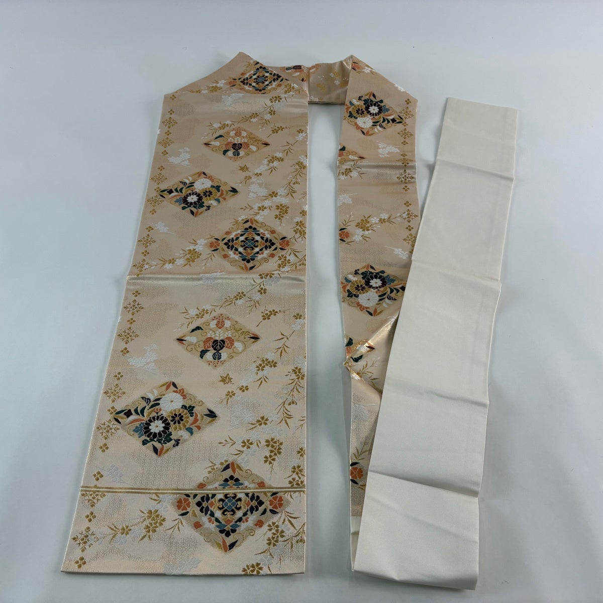 美品】 名古屋帯 秀品 華文 菊 箔 金糸 金色 正絹｜中古・古着