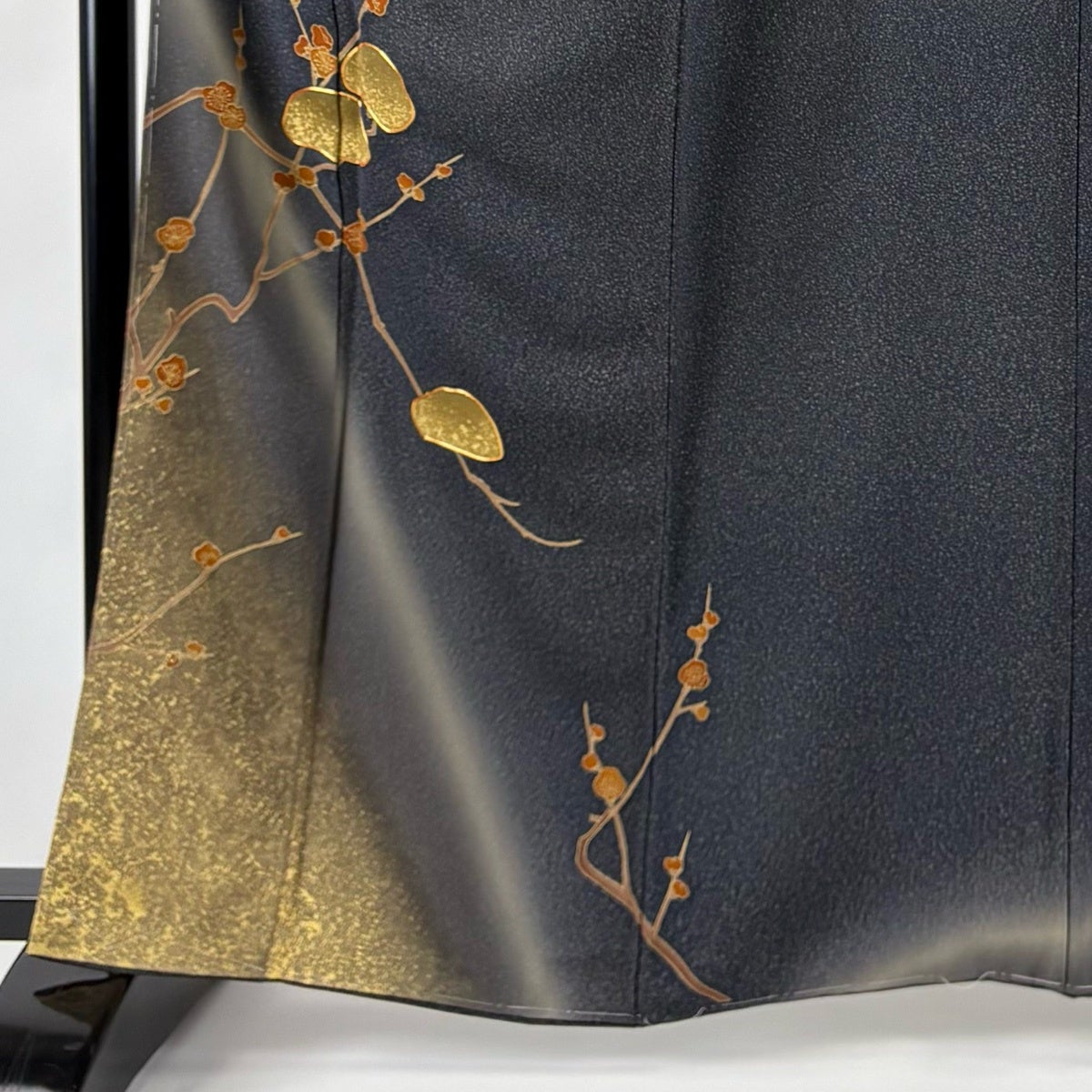付下げ 身丈163.5cm 裄丈65cm M 袷 枝梅 笠松 金糸 金彩 墨色 正絹 秀