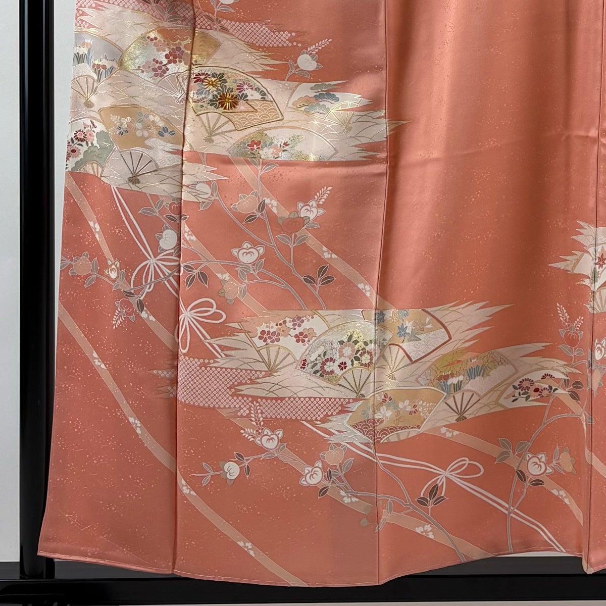 訪問着 身丈159cm 裄丈63cm S 袷 鈴乃屋 扇 菊 金糸 金銀彩 サーモン