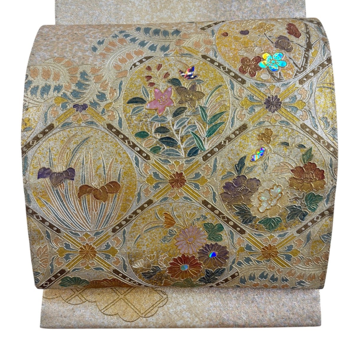 G太鼓柄袋帯 豪華な金銀絲繡 引箔 刺繡 ゴールド 花柄 袋帯 名品 格天井 草花 螺鈿 金銀彩 ベージュ お太鼓柄 正絹｜中古