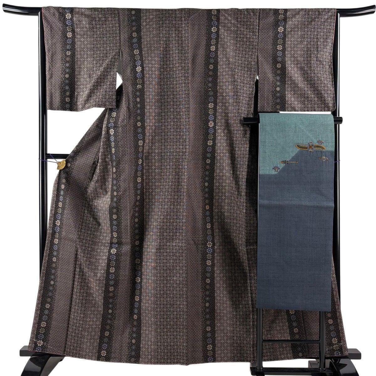 美品】 紬 身丈165.5cm 裄丈65cm M 袷 名古屋帯セット 瓦 幾何学模様