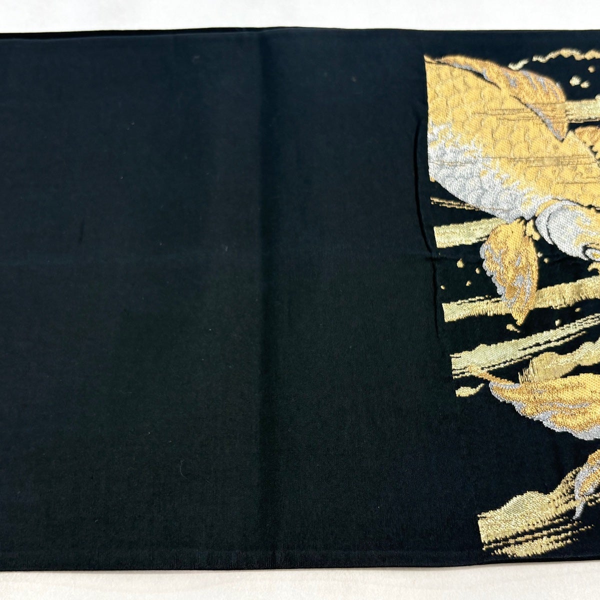 袋帯 逸品 鯉の滝登り 流水 金銀糸 箔 黒 お太鼓柄 正絹｜中古・古着