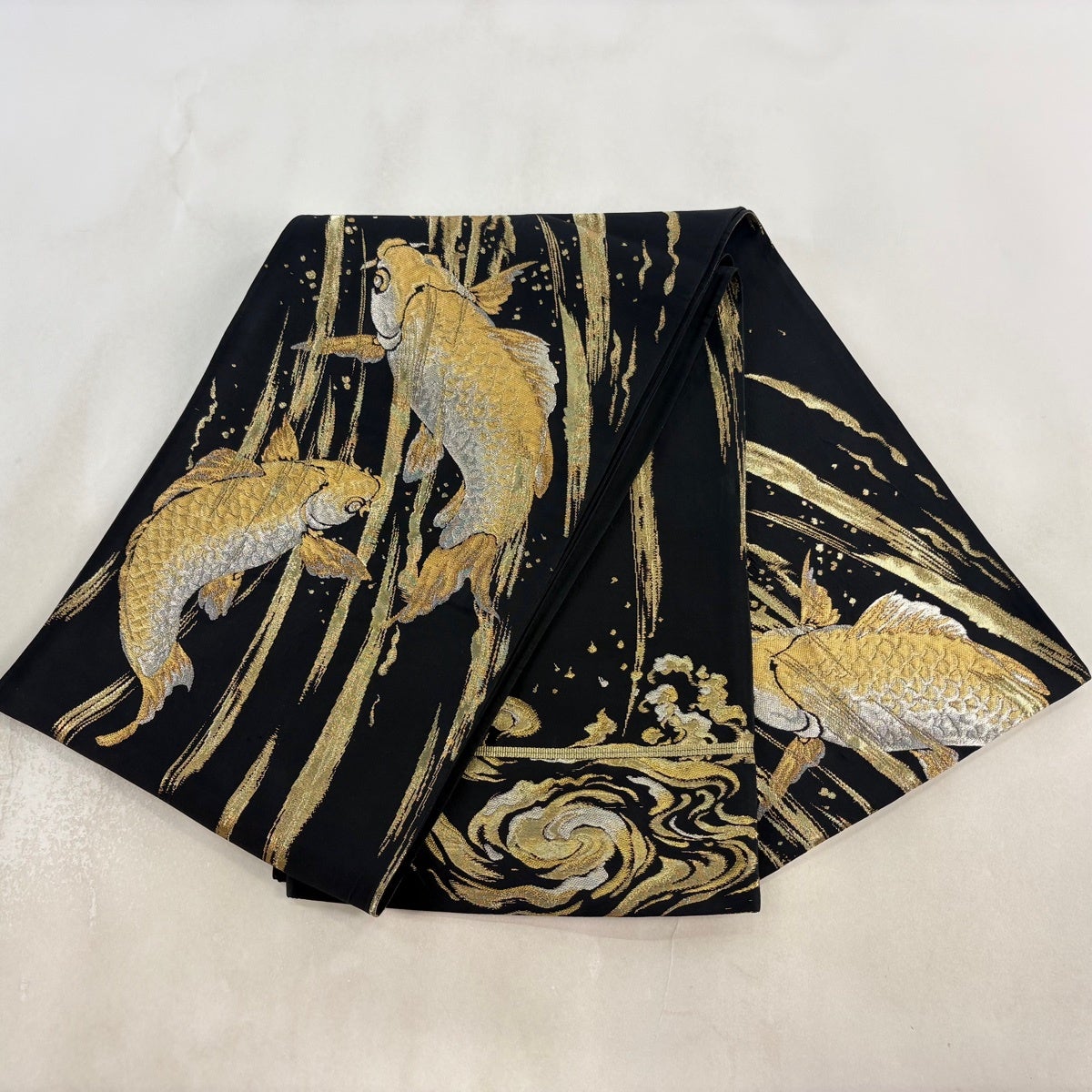 20%OFF 袋帯 逸品 鯉の滝登り 流水 金銀糸 箔 黒 お太鼓柄 正絹 K30