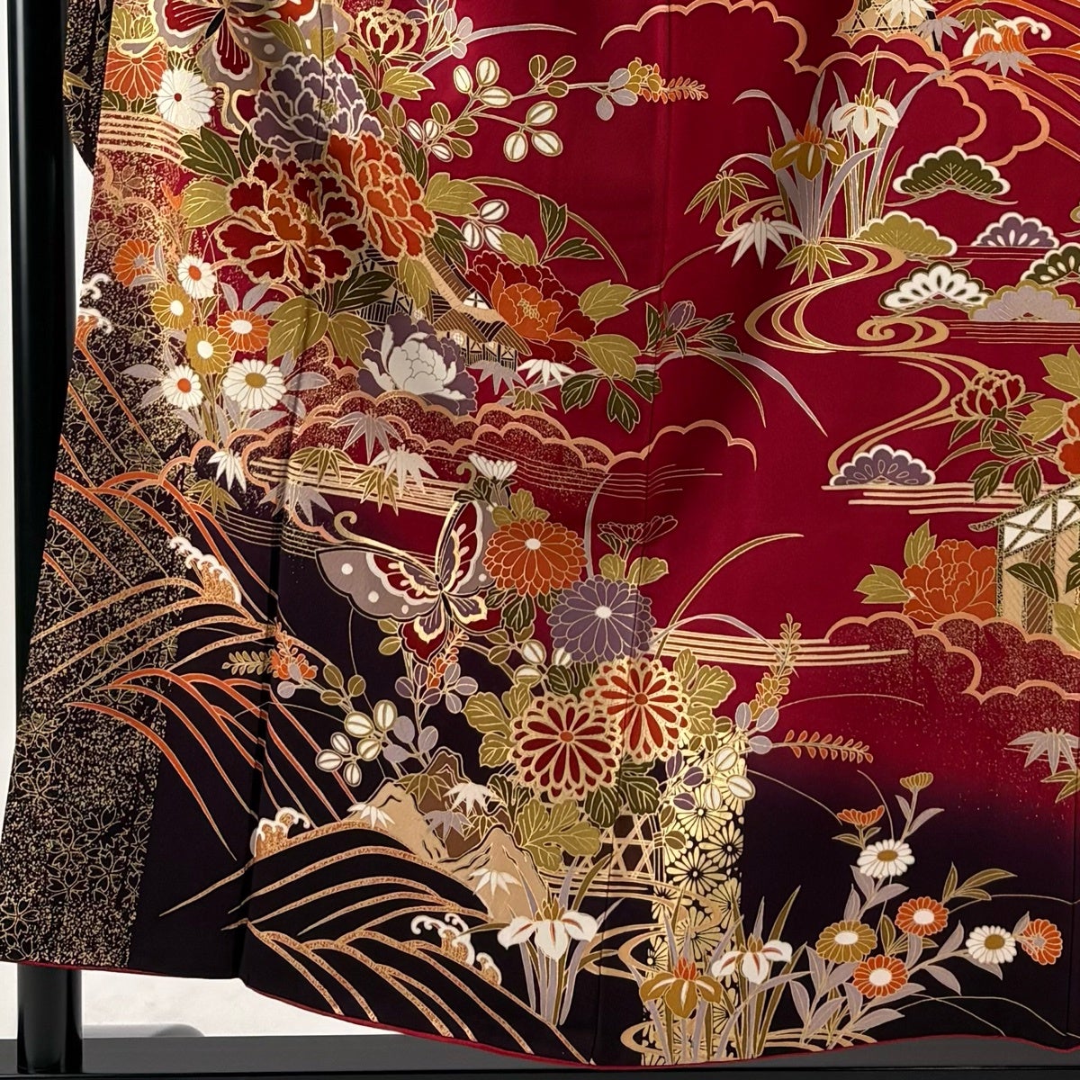 美品】 振袖 身丈155cm 裄丈62.5cm S 袷 蝶 牡丹 金彩 ぼかし 赤 正絹