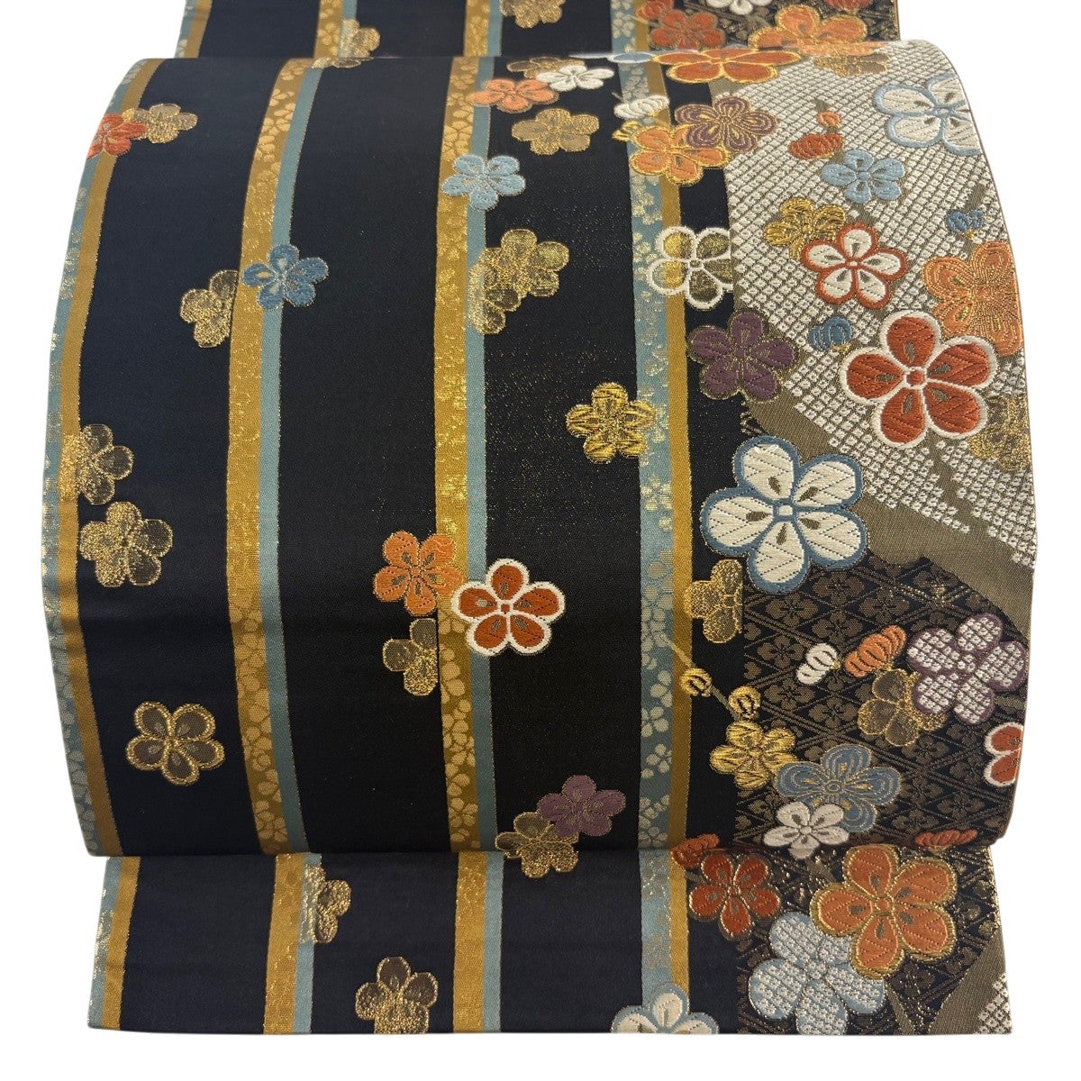 袋帯 秀品 菊 松竹梅 金糸 箔 黒 全通 正絹｜中古・古着・リサイクル