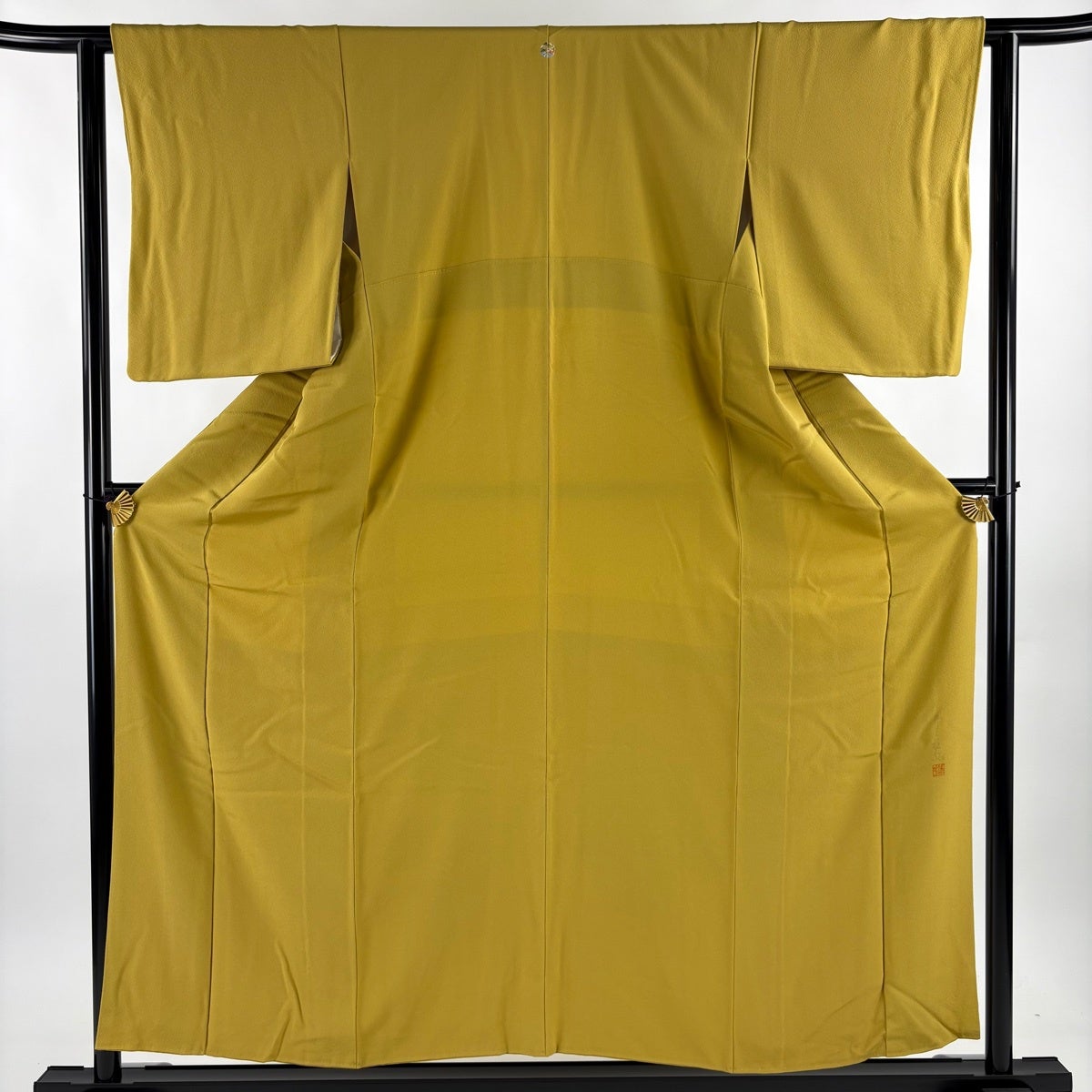 【美品】正絹 色無地 芥子色 地紋あり 身丈160cm 色無地 身丈161cm 裄丈64.5cm M 袷 藤井寛 落款あり 地紋 灰色 正絹