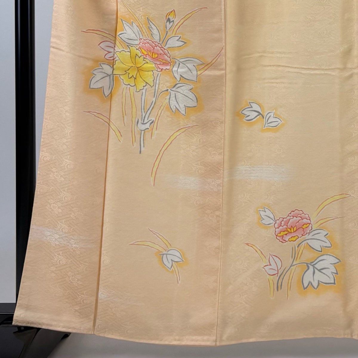 付下げ 身丈162cm 裄丈62.5cm S 袷 草花 霞 薄オレンジ 正絹 秀品