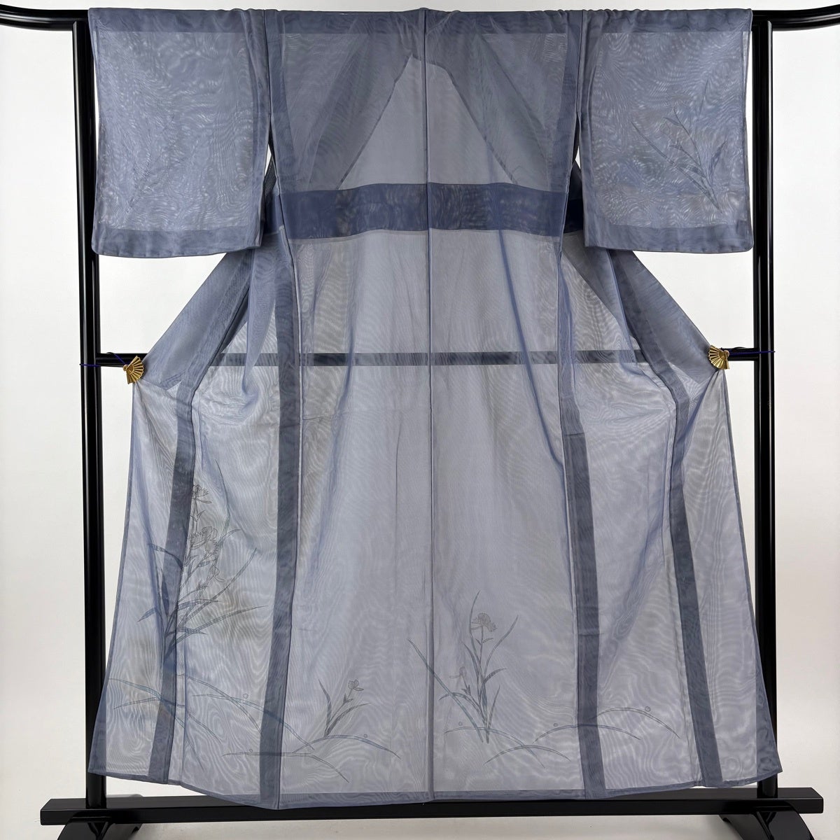 【美品】 付下げ 身丈166cm 裄丈66cm 正絹 名品 【中古】 付下げ 身丈166cm 裄丈66cm M 袷 草花 ぼかし 灰色 正絹 秀品｜中古
