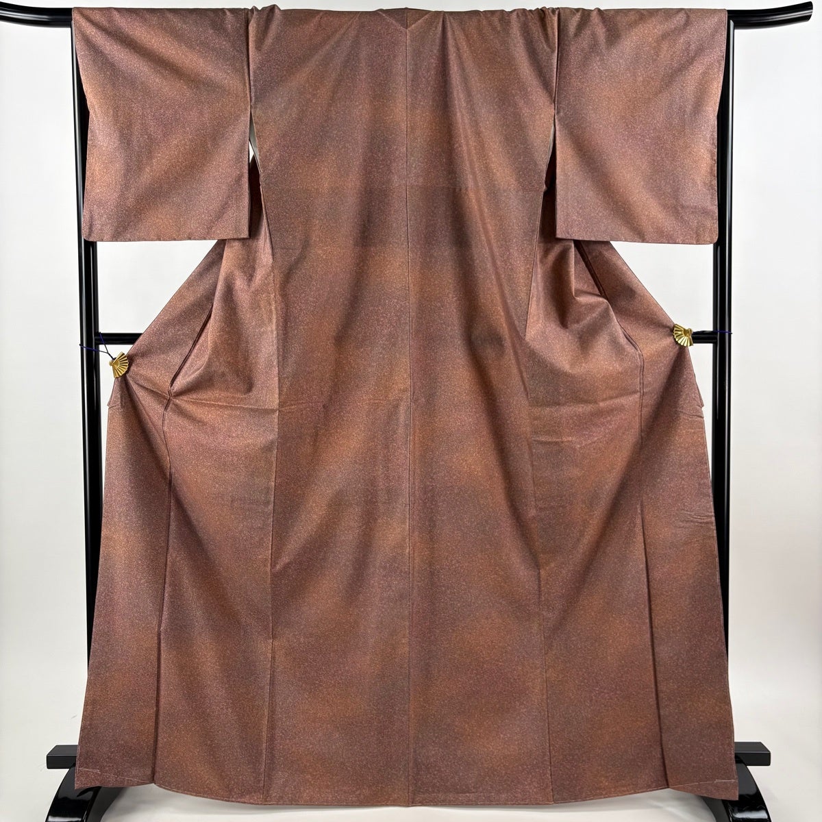 反物 着物 未仕立て 本場 大島紬 龍郷柄 新古品 正絹 カジュアル 焦茶色 赤色 きもの北條 A1139-14 反物 秀品 紬 縞 赤茶 正絹｜中古・古着・リサイクル着物通販
