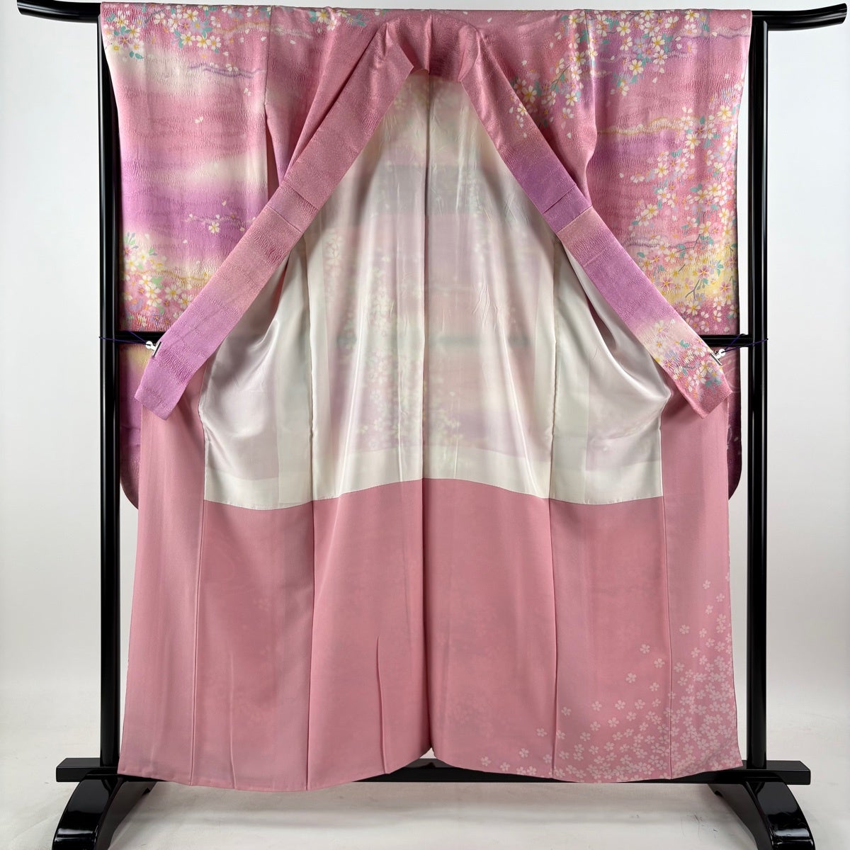 美品】 振袖 身丈158.5cm 裄丈65cm M 袷 桜 流水 銀通し 箔 ピンク