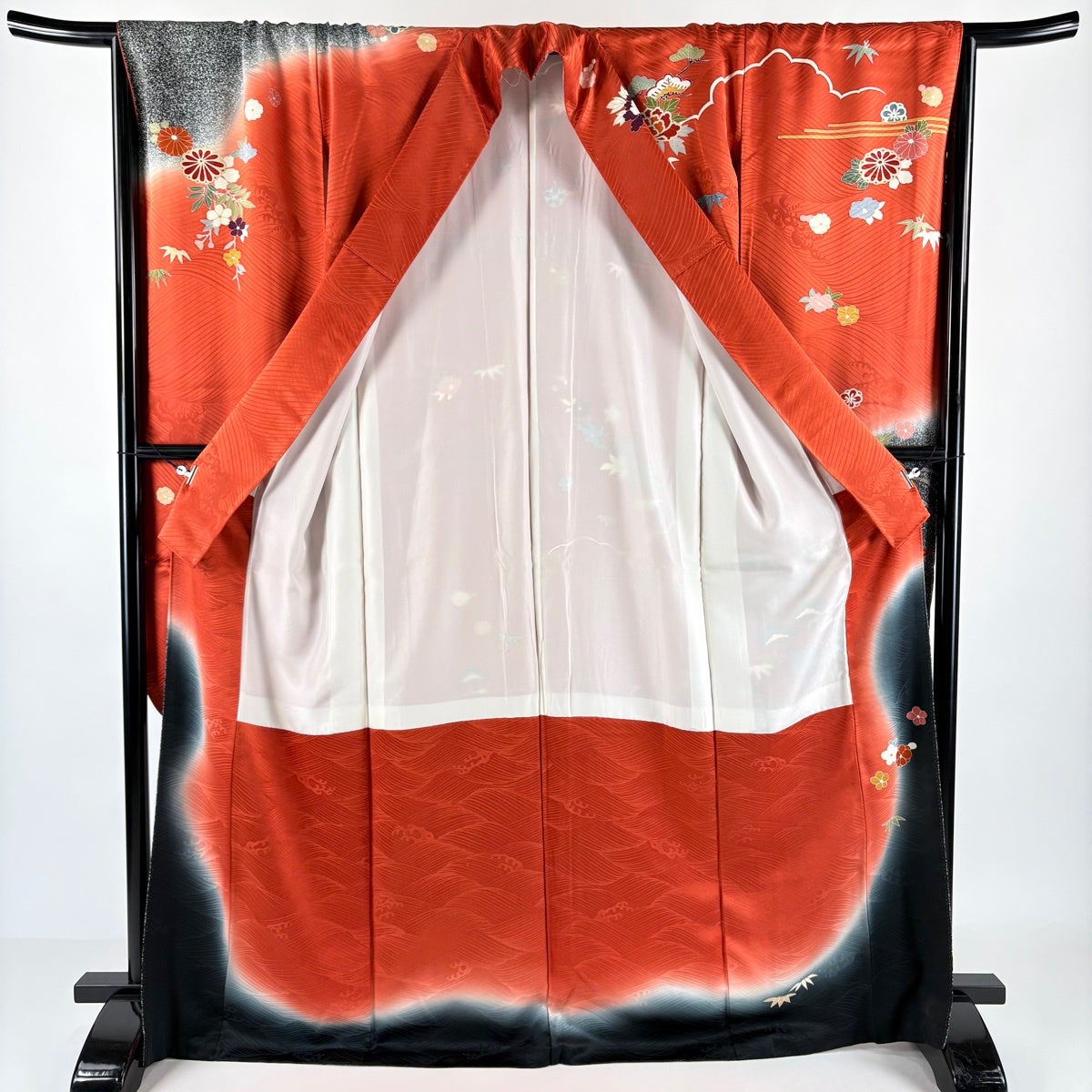 振袖 身丈168.5cm 裄丈67.5cm L 七宝 金糸金通し 朱色正絹名品 振袖 身丈168.5cm 裄丈68cm L 袷 御所車 松竹梅 金糸 金彩 朱色 正絹