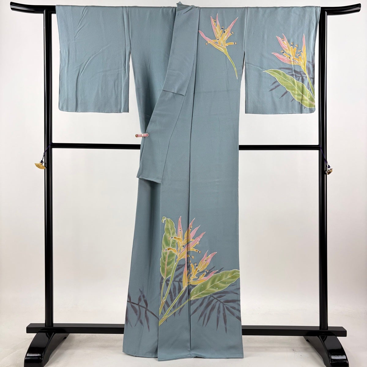 付下げ 身丈164.5cm 裄丈66cm M 袷 皆川千恵子 落款あり 草花 金糸