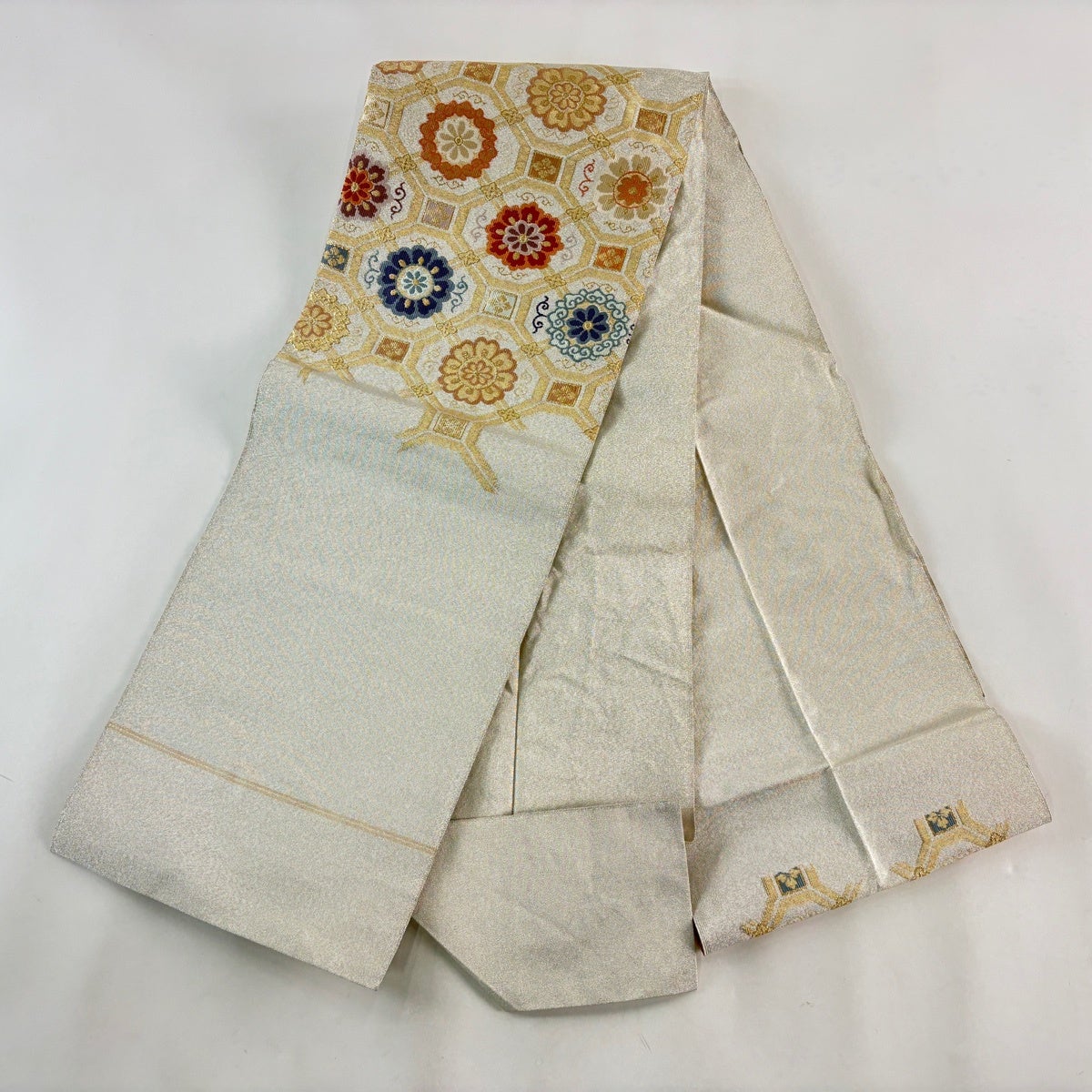 名古屋帯 優品 松葉仕立て 八寸名古屋帯 華文 金糸 灰白 正絹｜中古