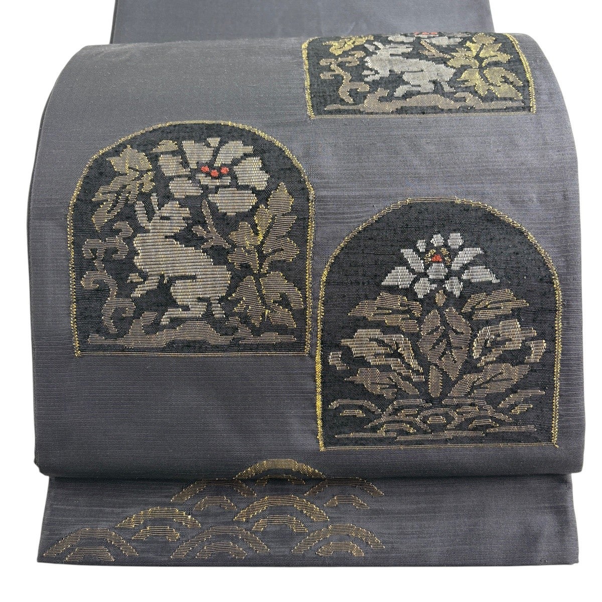 袋帯 秀品 花兎 鶏頭 箔 黒灰 お太鼓柄 正絹｜中古・古着・リサイクル