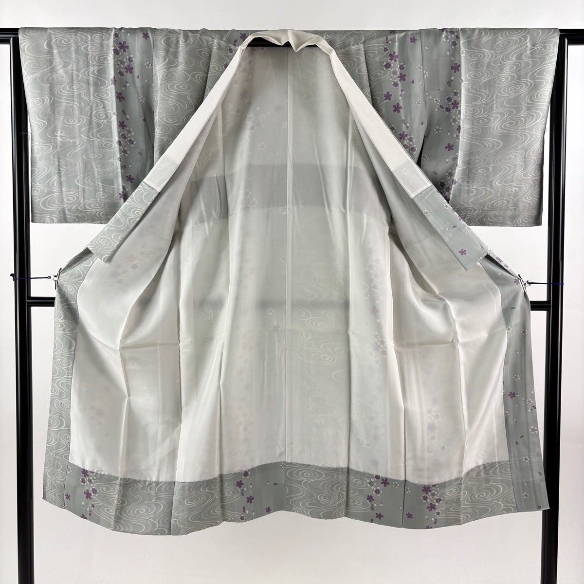 未使用　身丈125cm　裄丈64cm　正絹長襦袢　絞り　蝶　d608 長襦袢 身丈125cm 裄丈64.5cm M ほていや 流水 桜 灰色 正絹 秀品