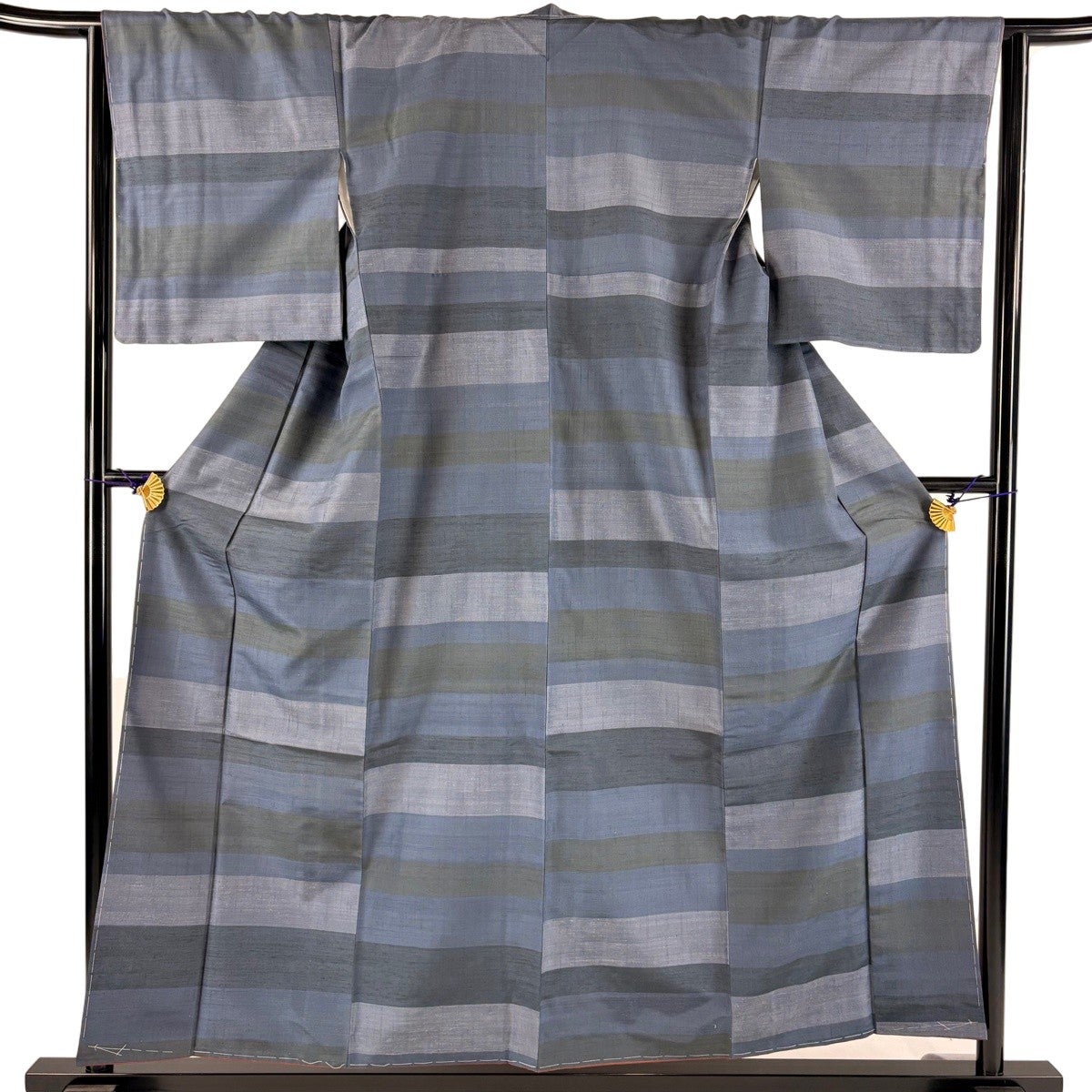 美品】 紬 身丈157.5cm 裄丈63.5cm S 袷 やまと 鏡裏文 草花 灰紫 正絹
