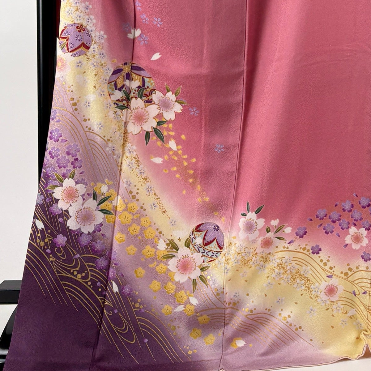 振袖 フルセット袷 桜 手鞠 金糸 染め分け 赤 正絹 名品 振袖 身丈176cm 裄丈68.5cm L 袷 手鞠 桜 金糸 金彩 ピンク 正絹 秀品