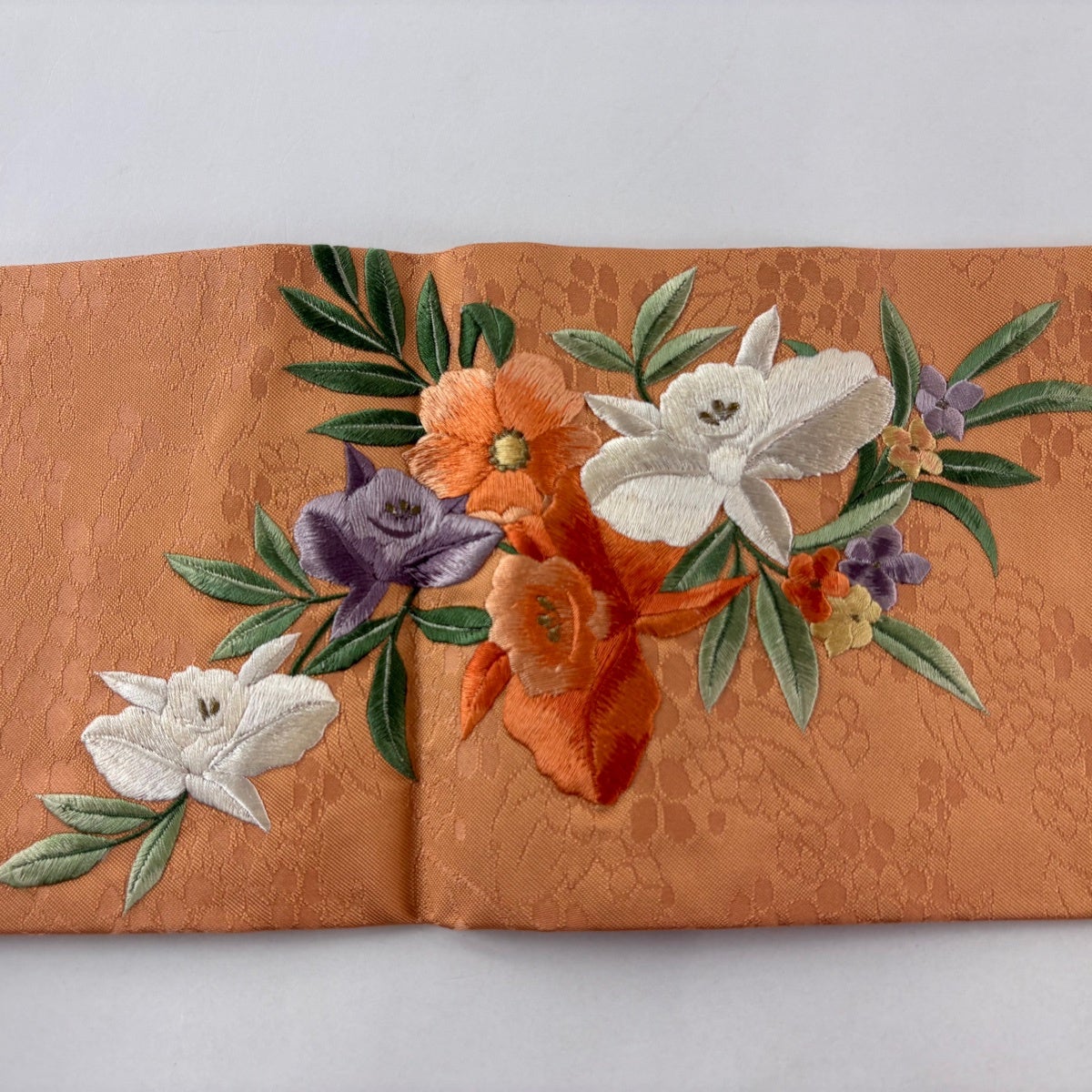 名古屋帯 優品 草花 刺繍 金糸 薄オレンジ 正絹｜中古・古着