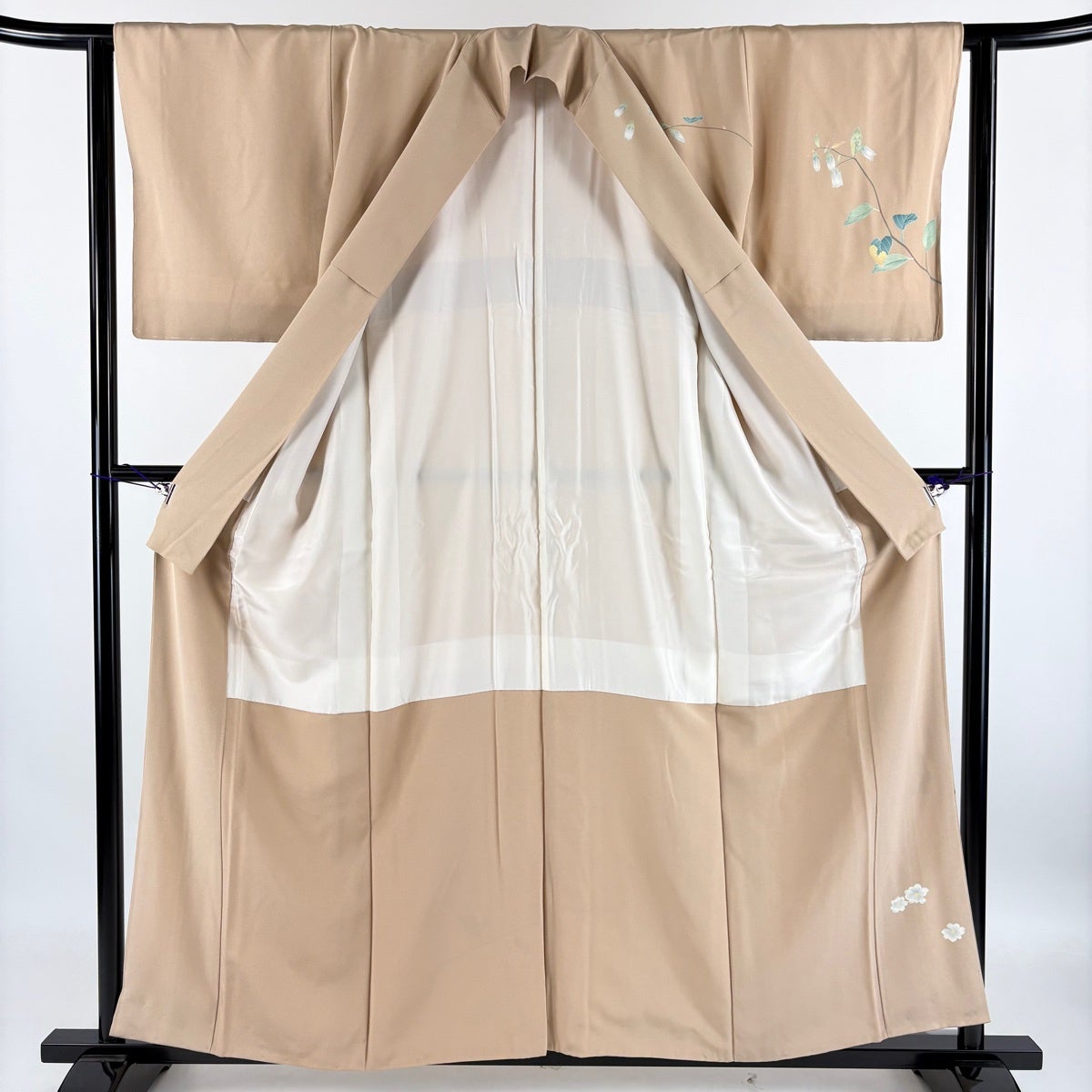 美品】 付下げ 身丈158cm 裄丈62.5cm S 袷 落款あり 枝花 薄茶色 正絹