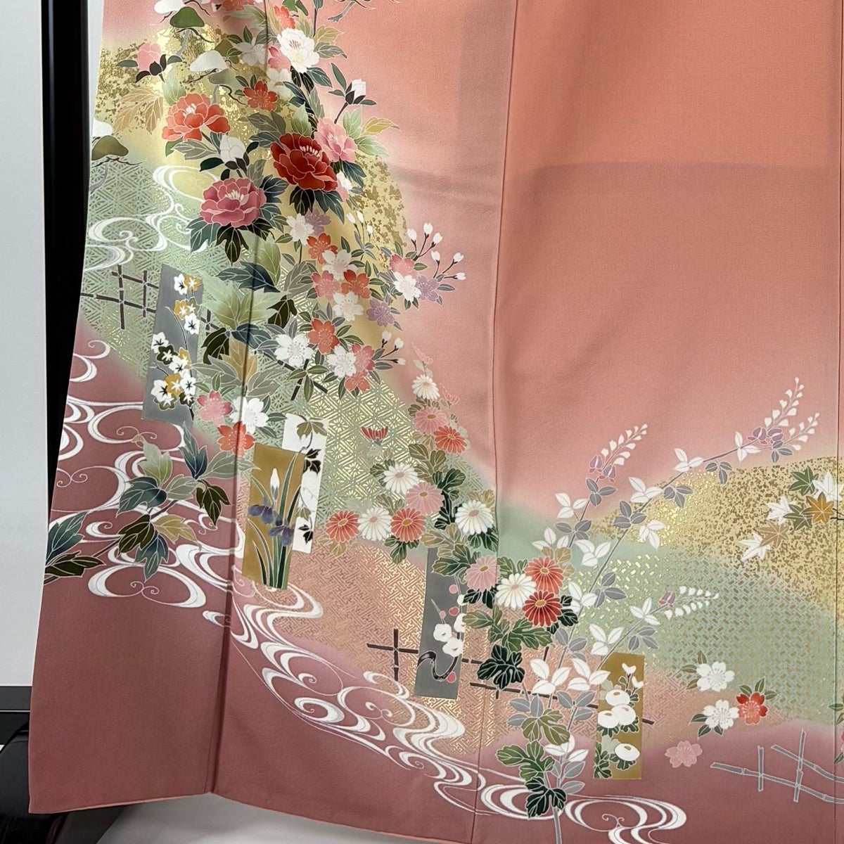 美品】 訪問着 身丈157cm 裄丈65.5cm M 袷 牡丹 観世水 金彩 ぼかし