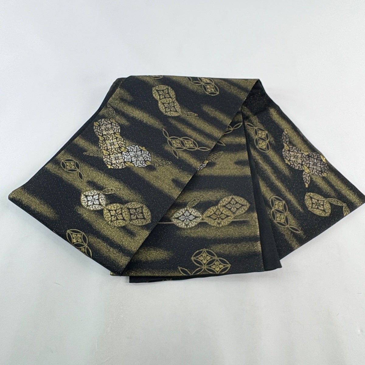 袋帯 秀品 七宝花菱 霞 金銀糸 箔 黒 お太鼓柄 正絹｜中古・古着