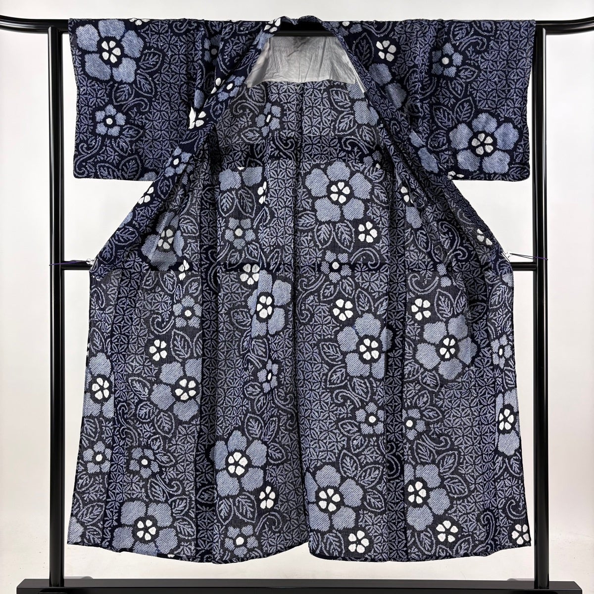 美品】 浴衣 身丈148cm 裄丈63cm S 絞り浴衣 草花 七宝 紺色 綿 名品