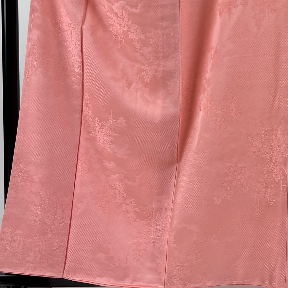 美品】 色無地 身丈158.5cm 裄丈65.5cm M 袷 バチ衿 地紋 ピンク 正絹