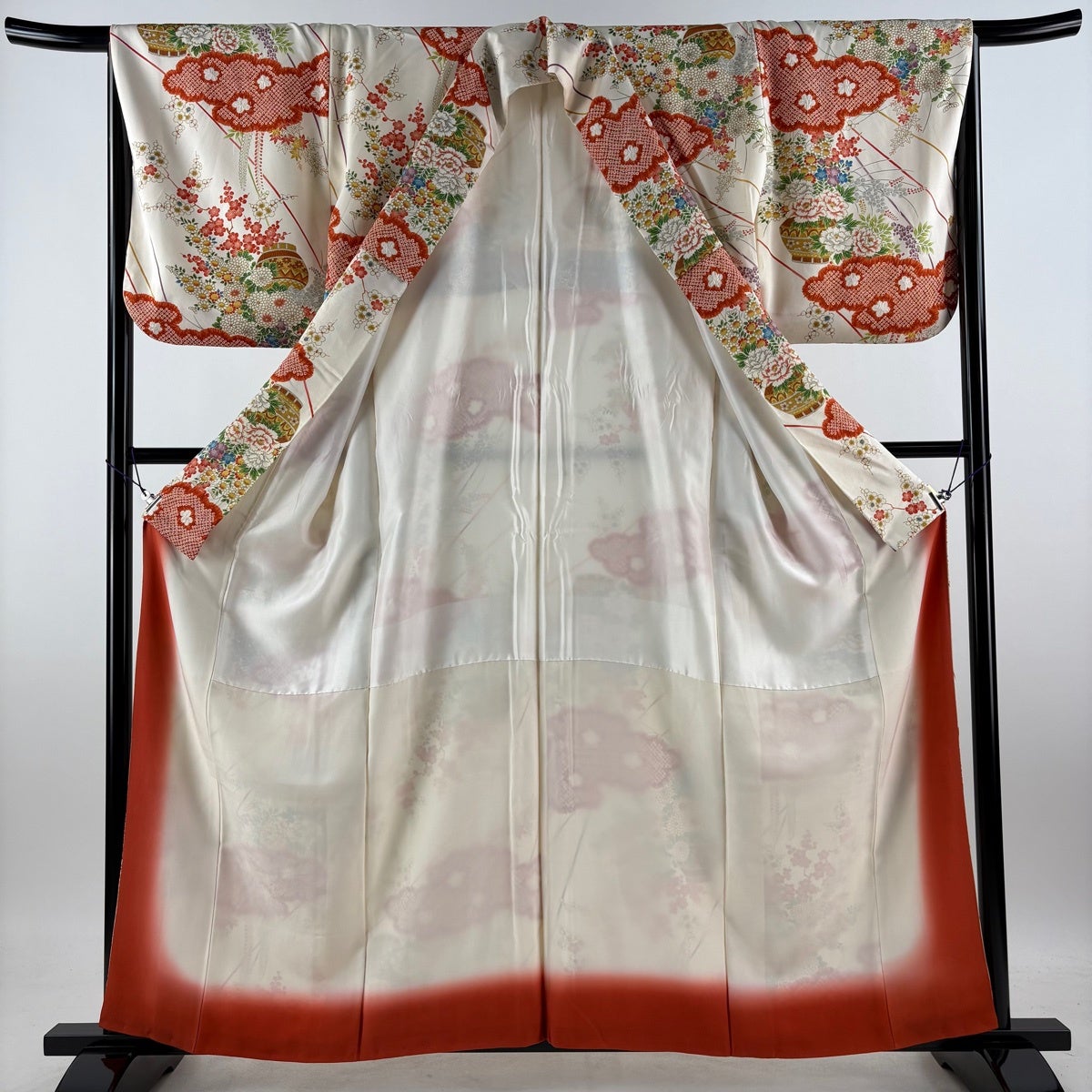 小紋 身丈159.5cm 裄丈66cm M 袷 雲文 花籠 金彩 クリーム 正絹 優品