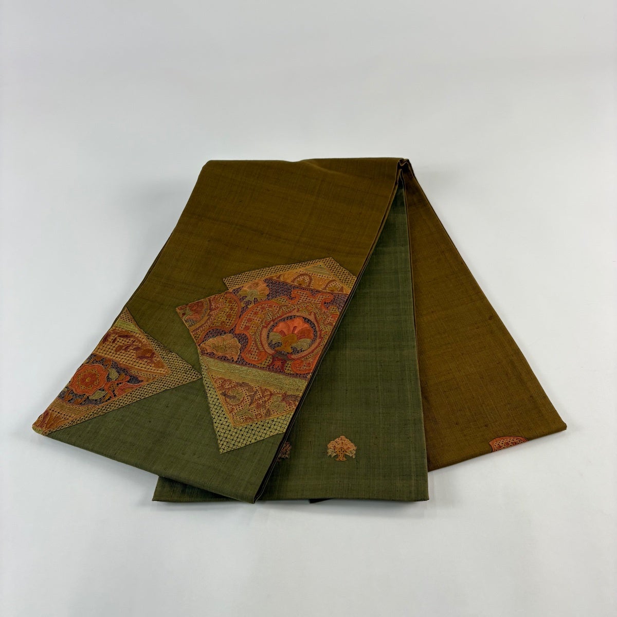 美品】 袋帯 秀品 紬地 草花 刺繍 茶緑色 お太鼓柄 正絹｜中古・古着
