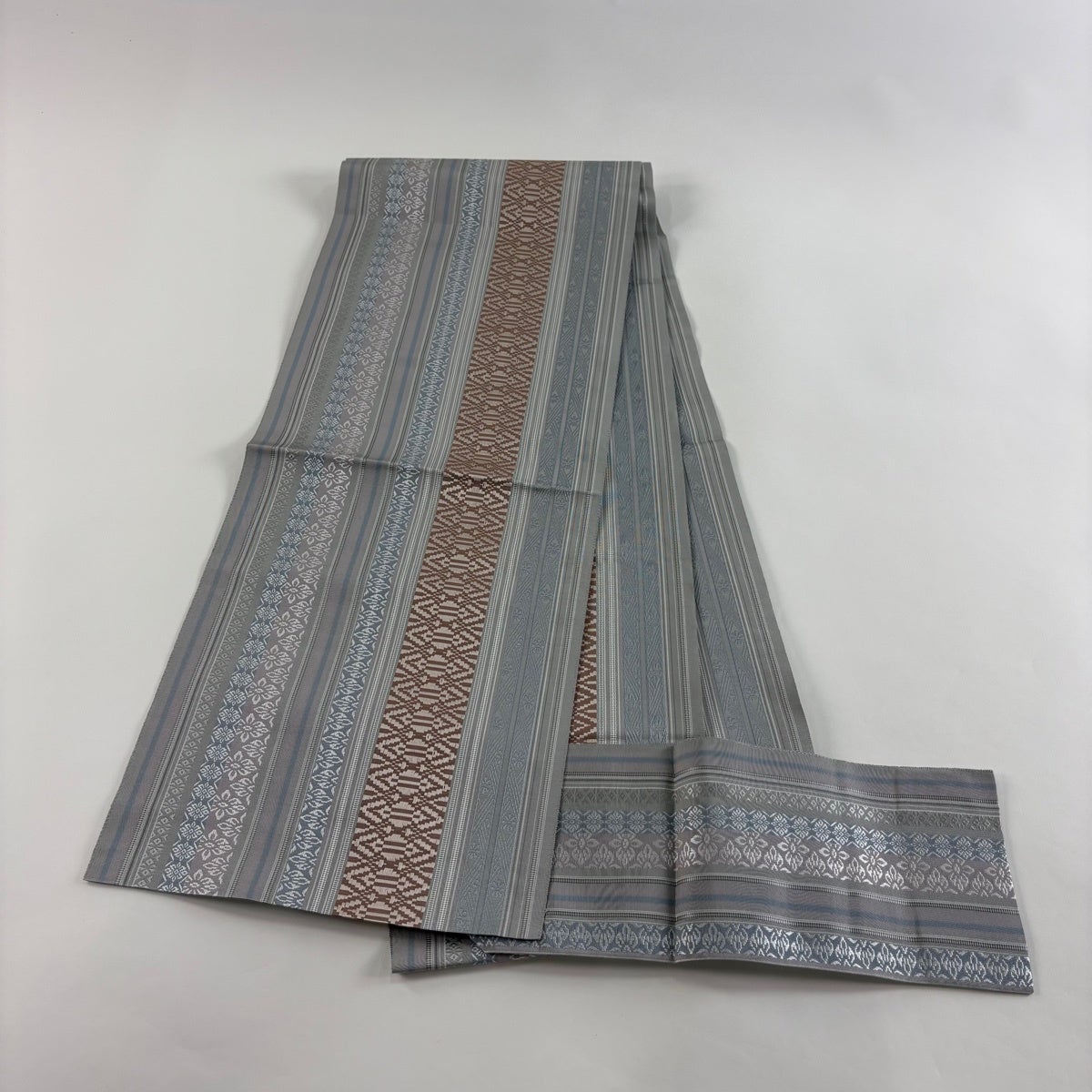 名古屋帯 逸品 証紙あり 八寸名古屋帯 松葉仕立て 博多織 独鈷柄 花