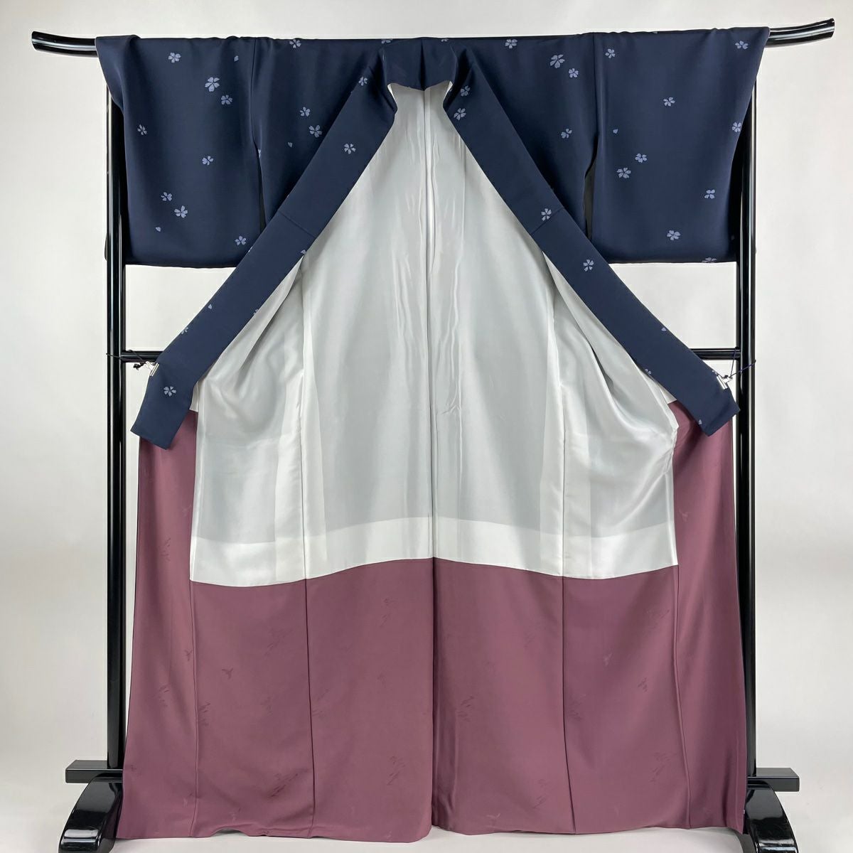 小紋 身丈158cm 裄丈70cm 正絹 名品 【中古】 小紋 身丈158cm 裄丈68cm L 袷 落款あり 幾何学模様 箔散らし 金彩