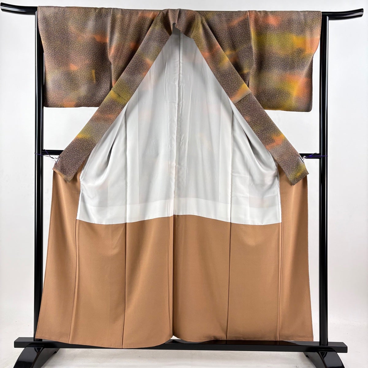 美品】 小紋 身丈156cm 裄丈64cm M 袷 桜 霞 ぼかし 茶色 正絹 秀品