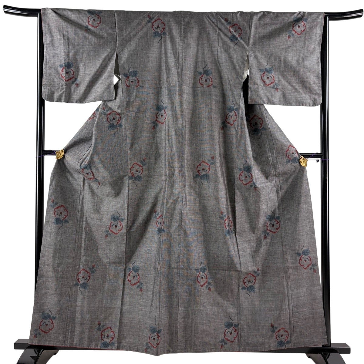 未使用品　単衣 紬 グレー 　身丈160cm 裄丈63.5cm お洒落 正絹 紬 身丈160.5cm 裄丈65.5cm M 袷 椿 黒灰 正絹 秀品｜中古・古着