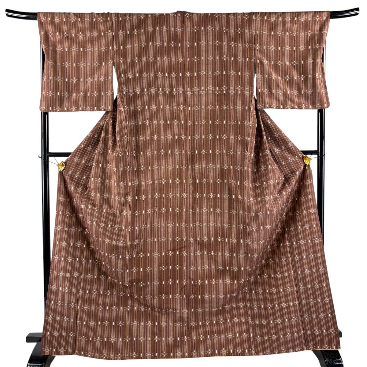 美品】 紬 身丈166.5cm 裄丈69cm L 袷 琉球かすり 証紙あり 縞 幾何学