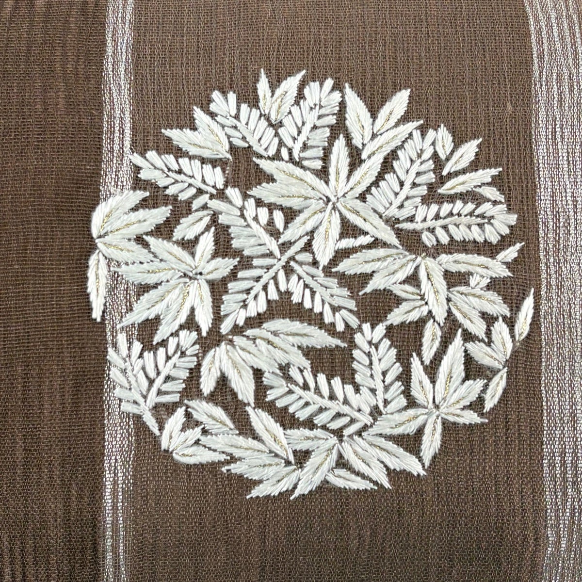 名古屋帯 秀品 夏帯 葉柄 刺繍 金糸 灰茶 正絹｜中古・古着