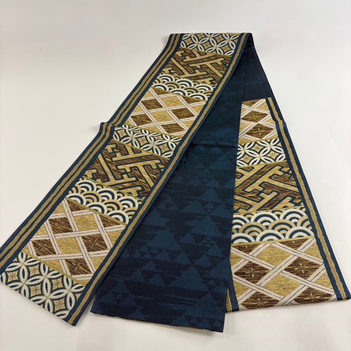 美品】 袋帯 秀品 七宝文 青海波 箔 藍色 六通 正絹｜中古・古着
