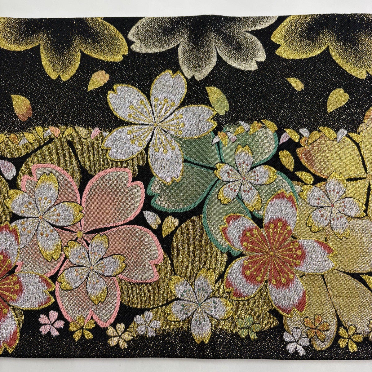 美品】 袋帯 秀品 振袖向き 桜 桜の花びら 箔 金銀糸 黒 六通 正絹