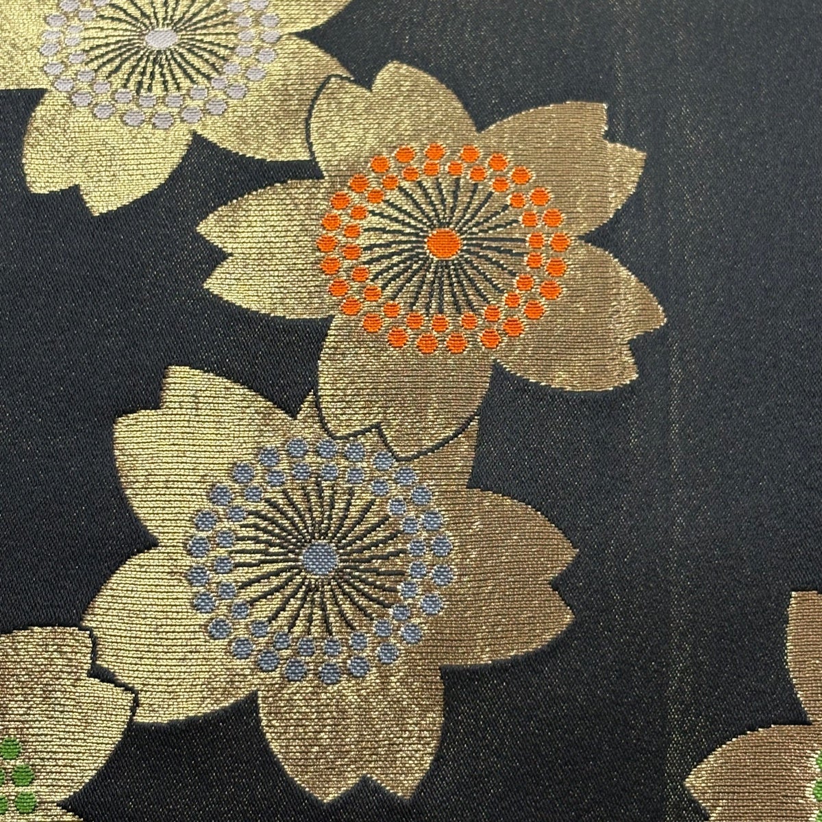 袋帯 秀品 桜 金糸 黒 全通 正絹｜中古・古着・リサイクル着物通販