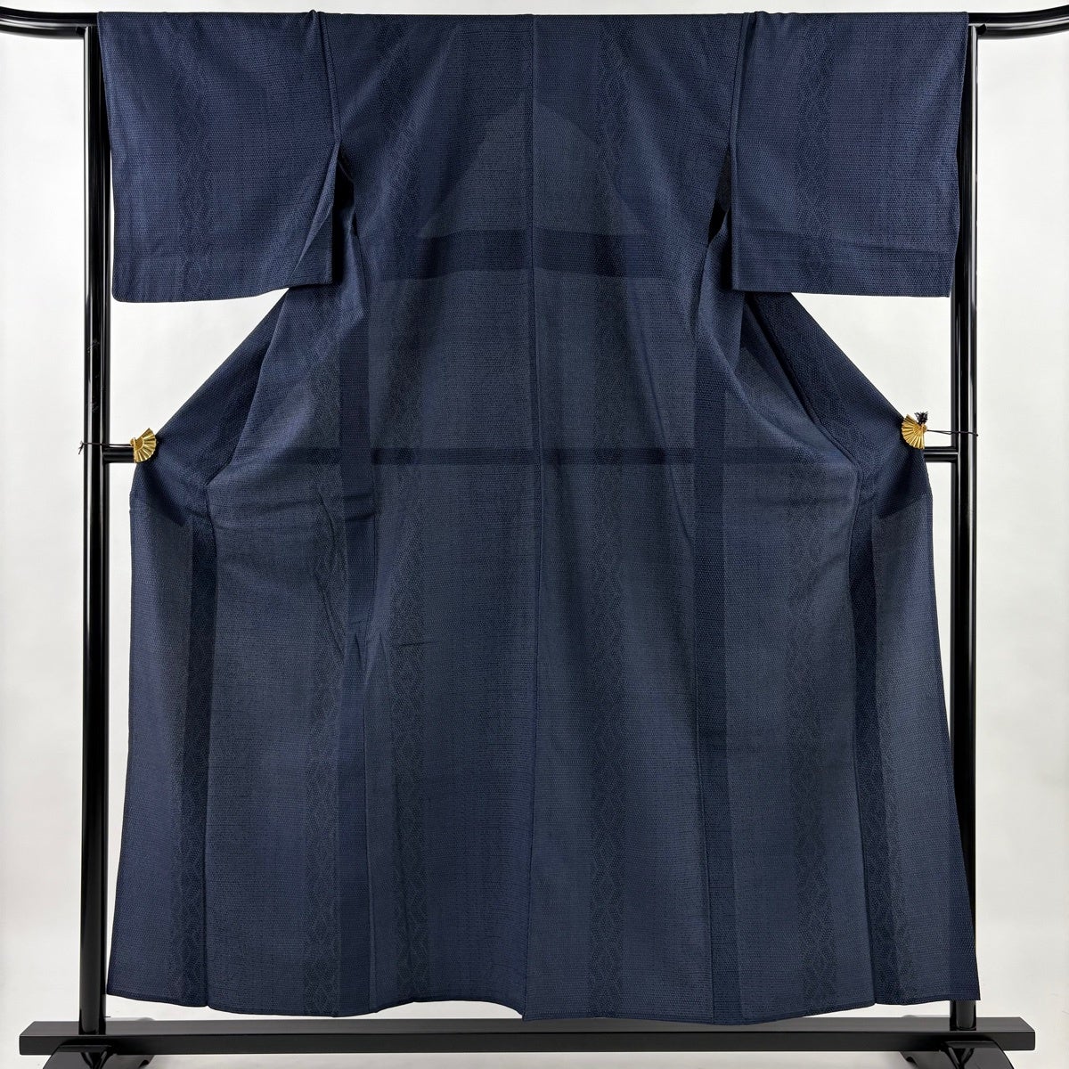【美品】 塩沢紬 身丈161cm 裄丈65cm 正絹 逸品 【中古】 塩沢紬 身丈157.5cm 裄丈65.5cm M 単衣 塩沢絣 証紙あり 菱 幾何学模様