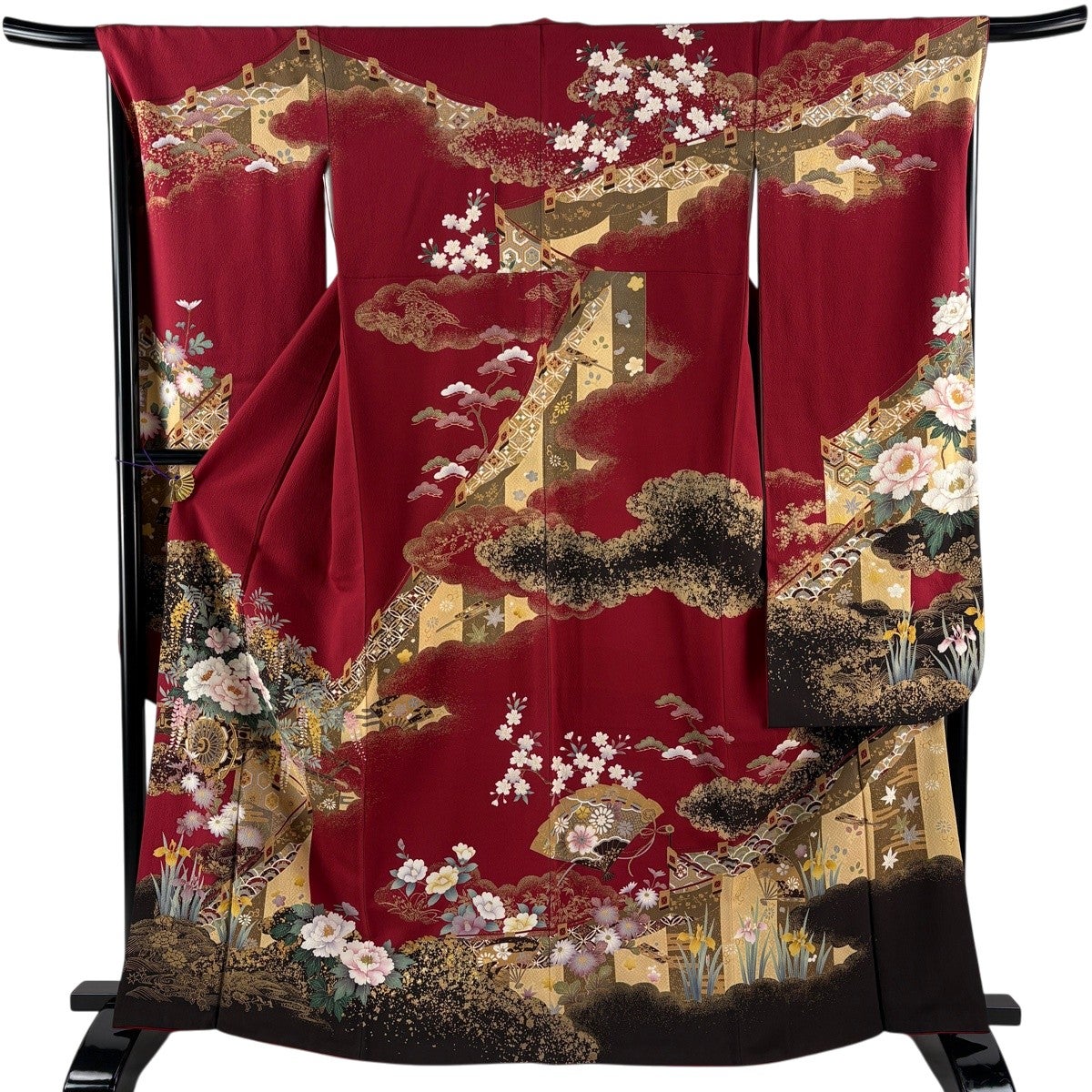 【美品】赤の振袖 蝶と花の刺繍158cm 振袖 身丈158cm 裄丈65.5cm M 袷 落款あり 梅 矢羽 金糸 刺繍 濃ピンク