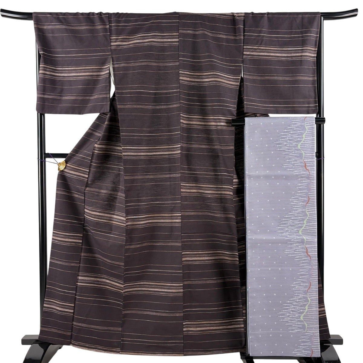 美品】 紬 身丈159cm 裄丈67.5cm L 袷 花唐草 段縞 紺色 正絹 秀品
