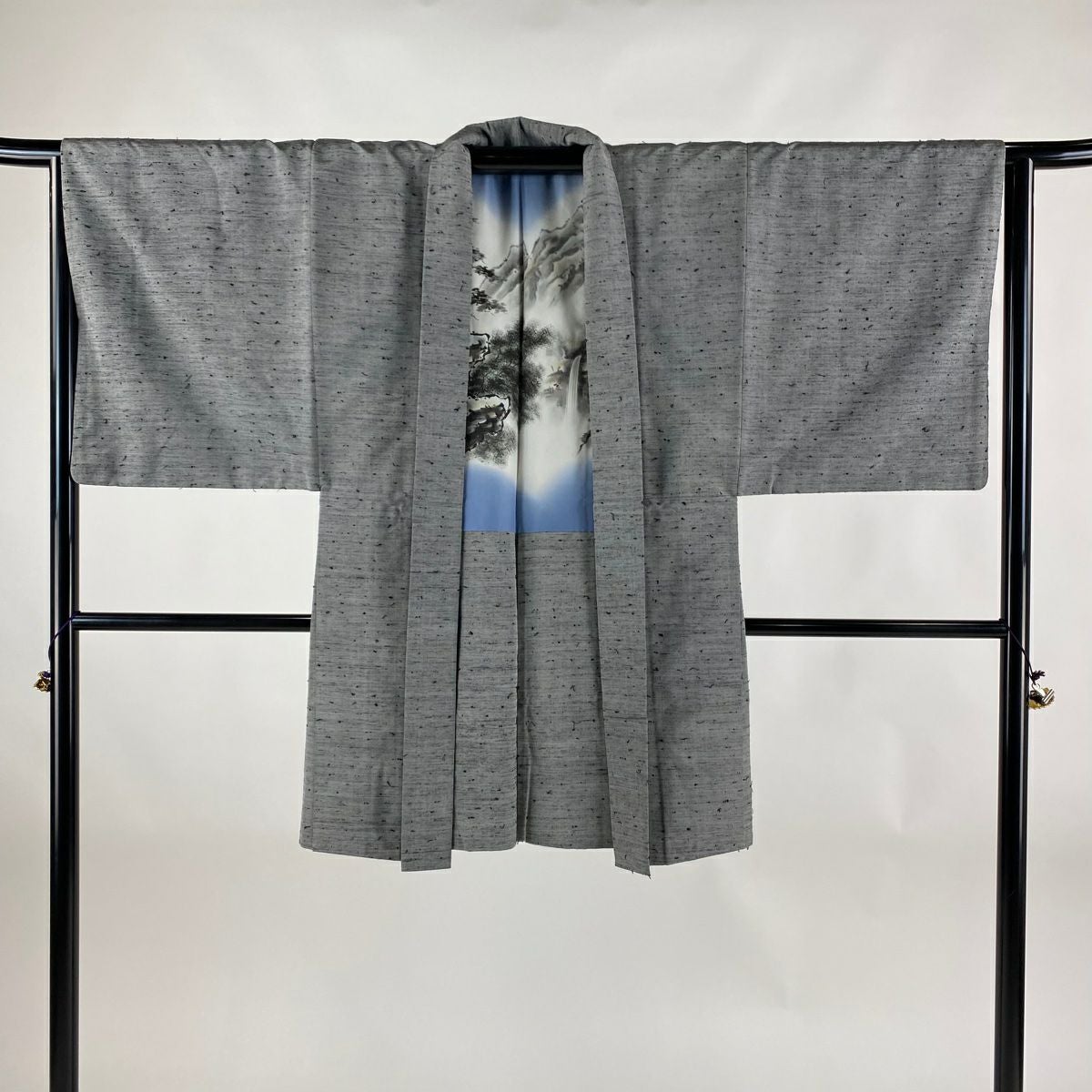 男着物 身丈155cm 裄丈67.5cm L 袷 アンサンブル 紬地 灰色 正絹 秀品