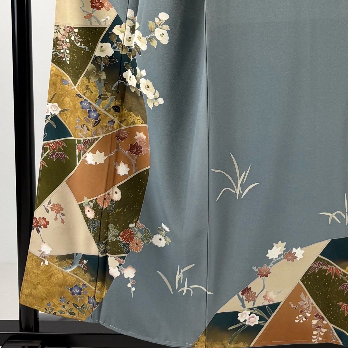 付下げ 身丈156cm 裄丈62cm S 袷 椿 草花 金彩 青灰色 正絹 秀品 一つ
