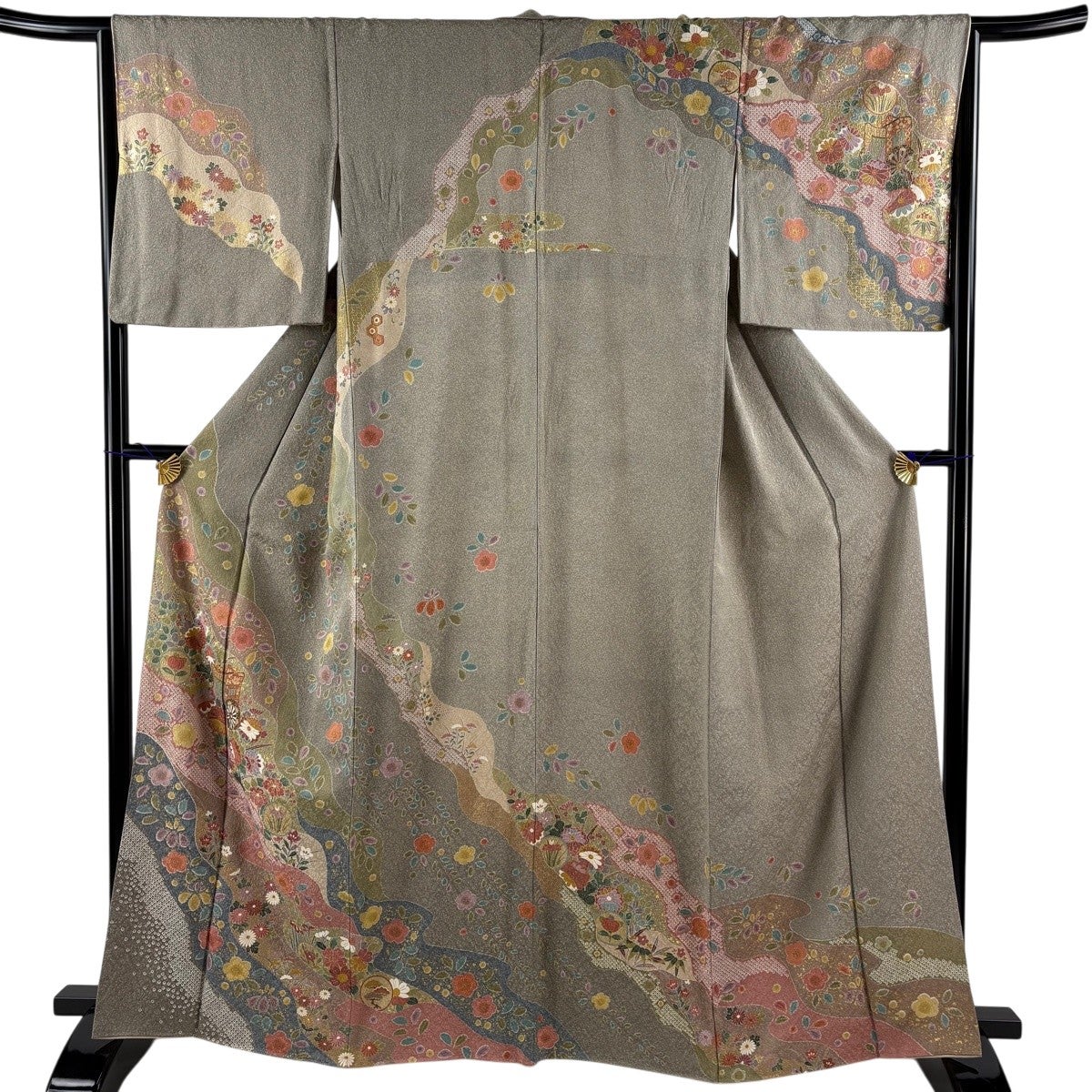 訪問着 美品 名品 身丈159cm 裄丈64.5cm 正絹 【中古】 美品】 訪問着 身丈159cm 裄丈66.5cm M 袷 落款あり 枝花 草花 ぼかし