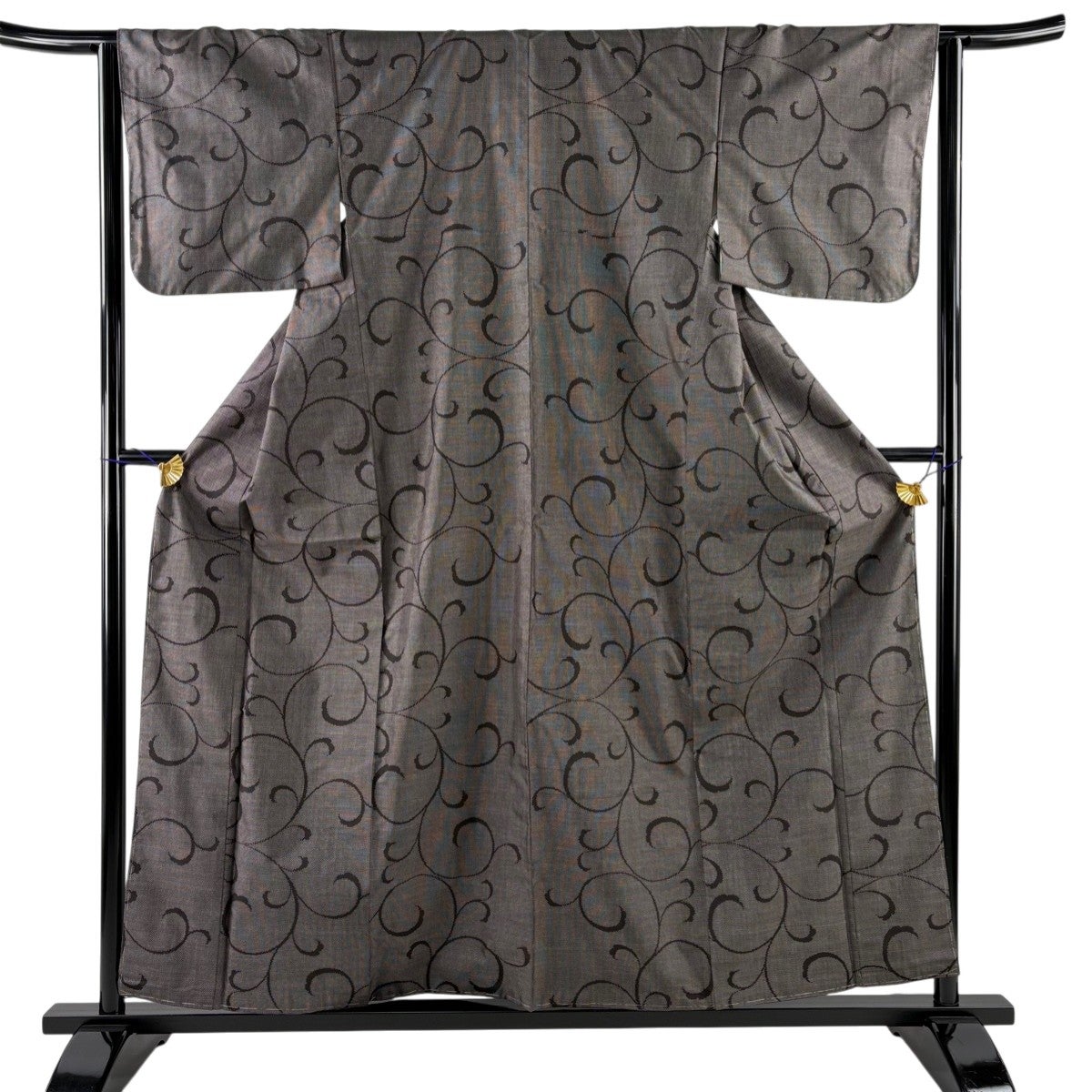 ★専用★真綿紬 ベージュ 袷 紬 身丈171cm 裄丈69cm トールサイズ 美品】 紬 身丈152.5cm 裄丈66cm M 袷 菊 楓 薄茶色 正絹 秀品｜中古